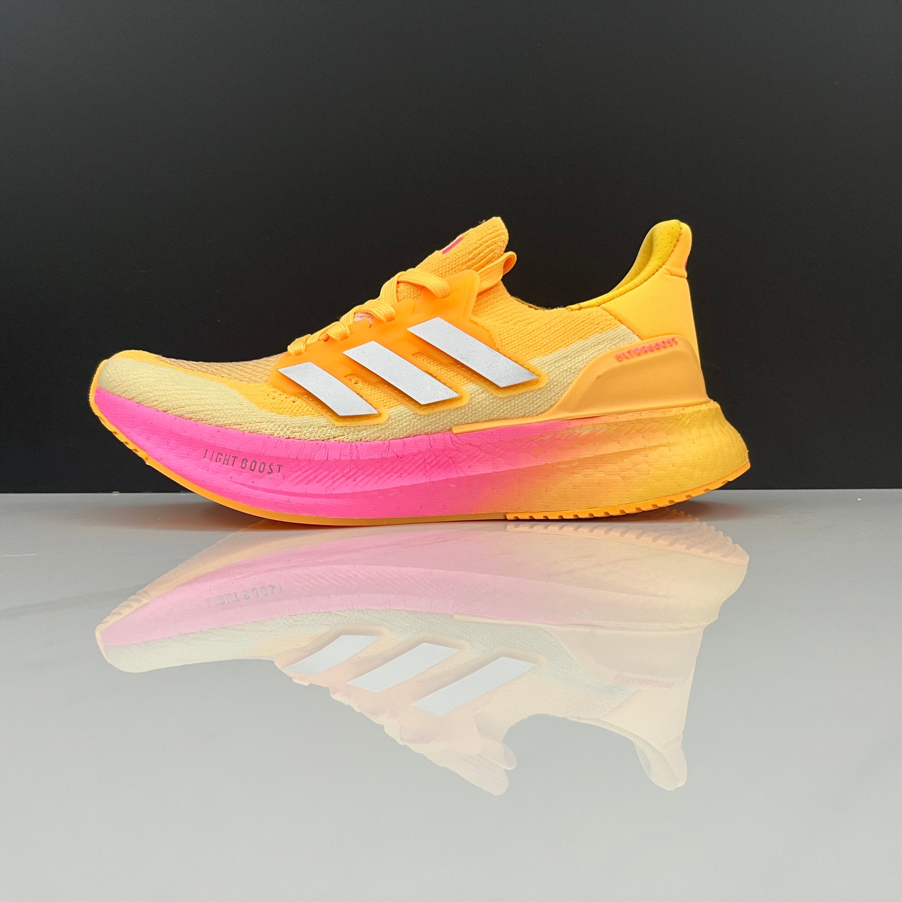 Adidas Ultraboost 5 - Laranja/Rosa