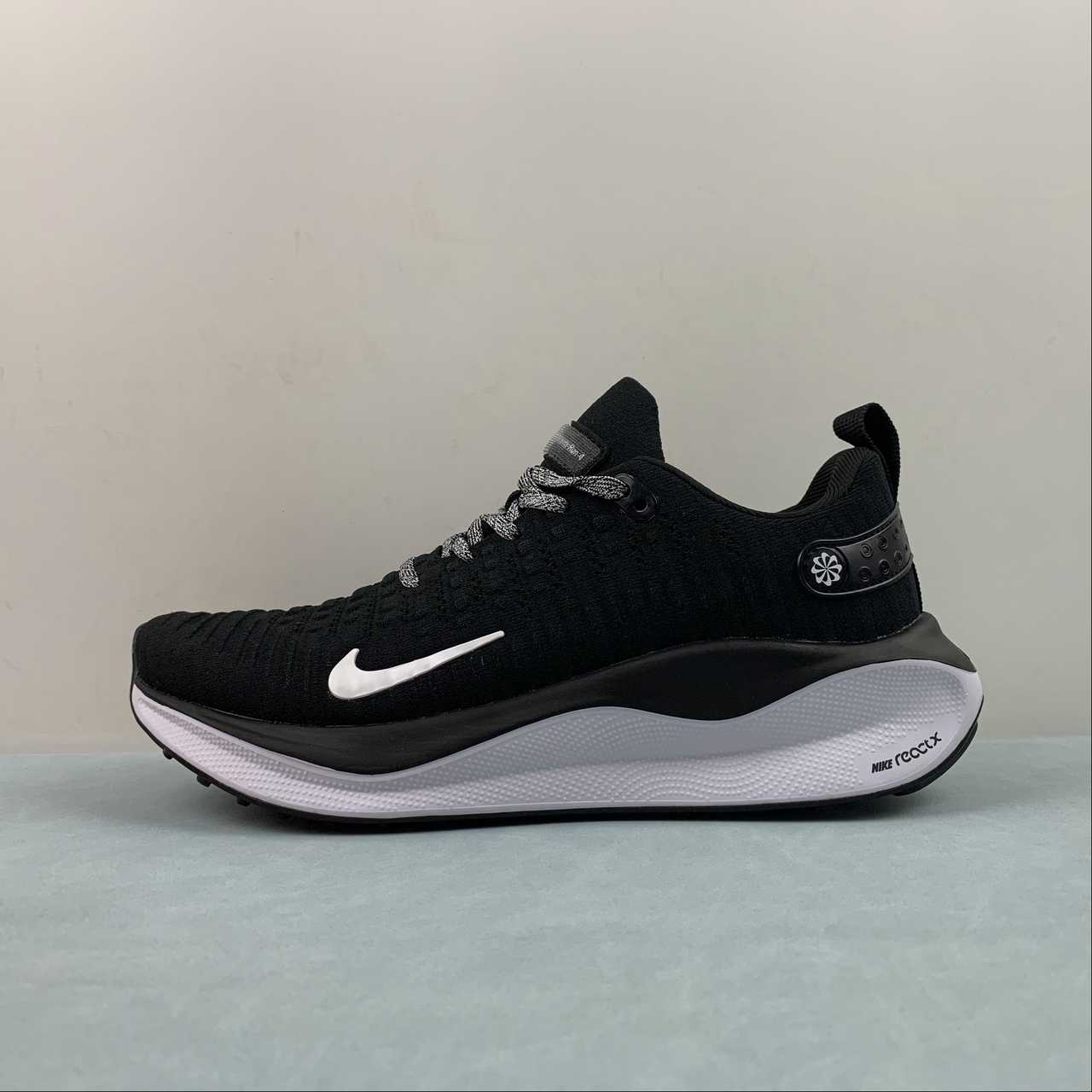 Nike Infinity Run 4 - Preto/Branco