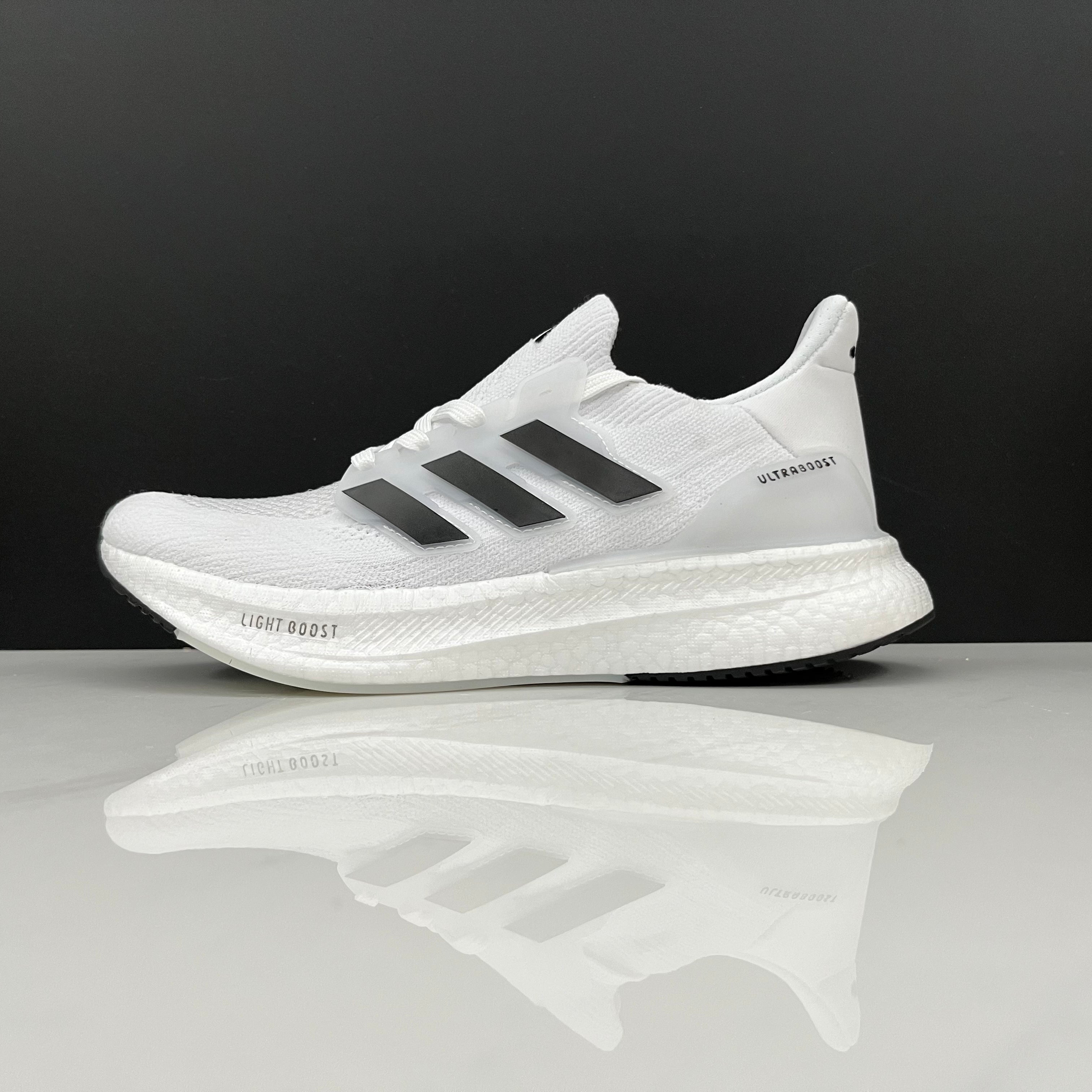 Adidas Ultraboost 5 - Branco/Preto