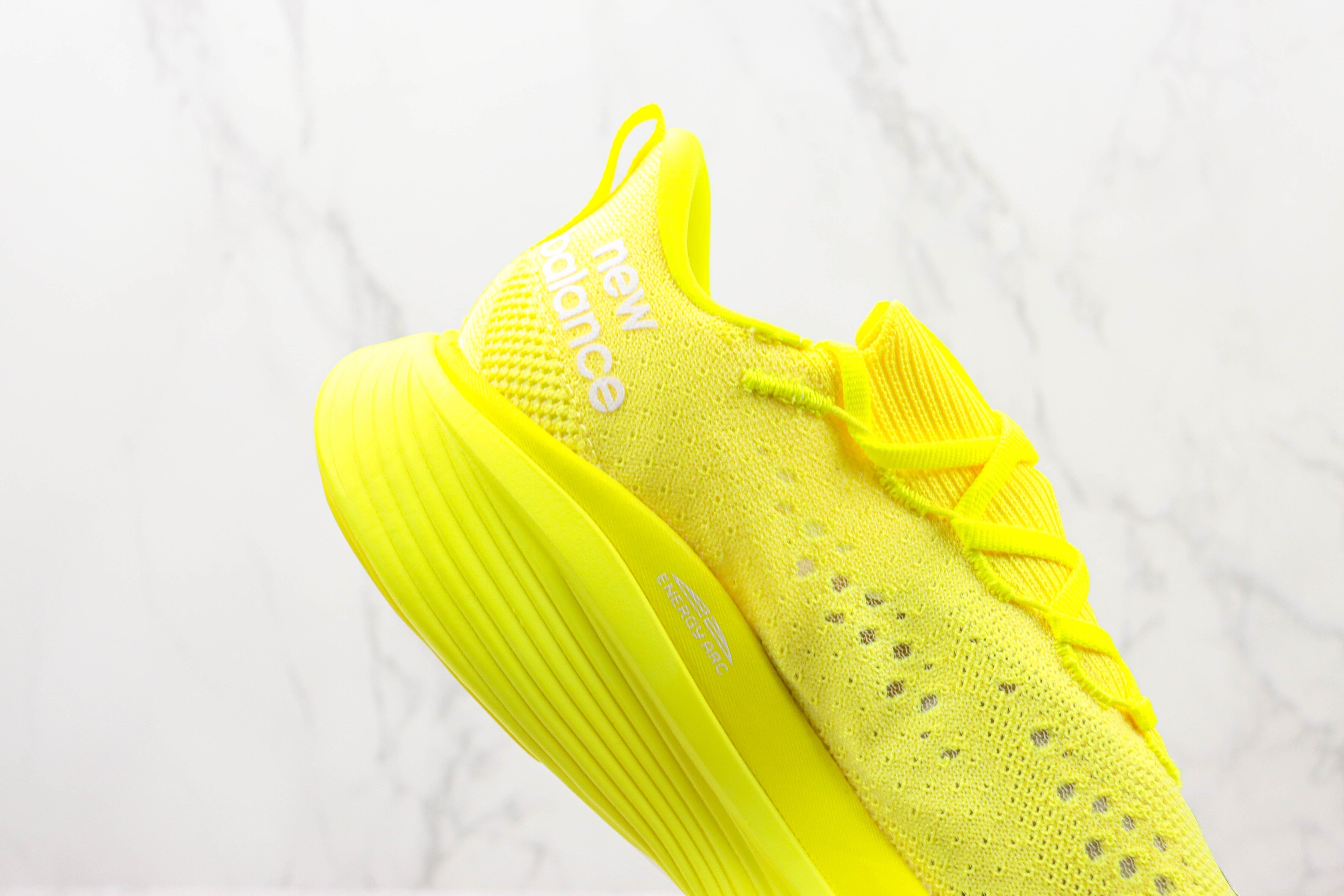 Tênis New Balance Fuelcell Supercomp Elite V3 - Amarelo
