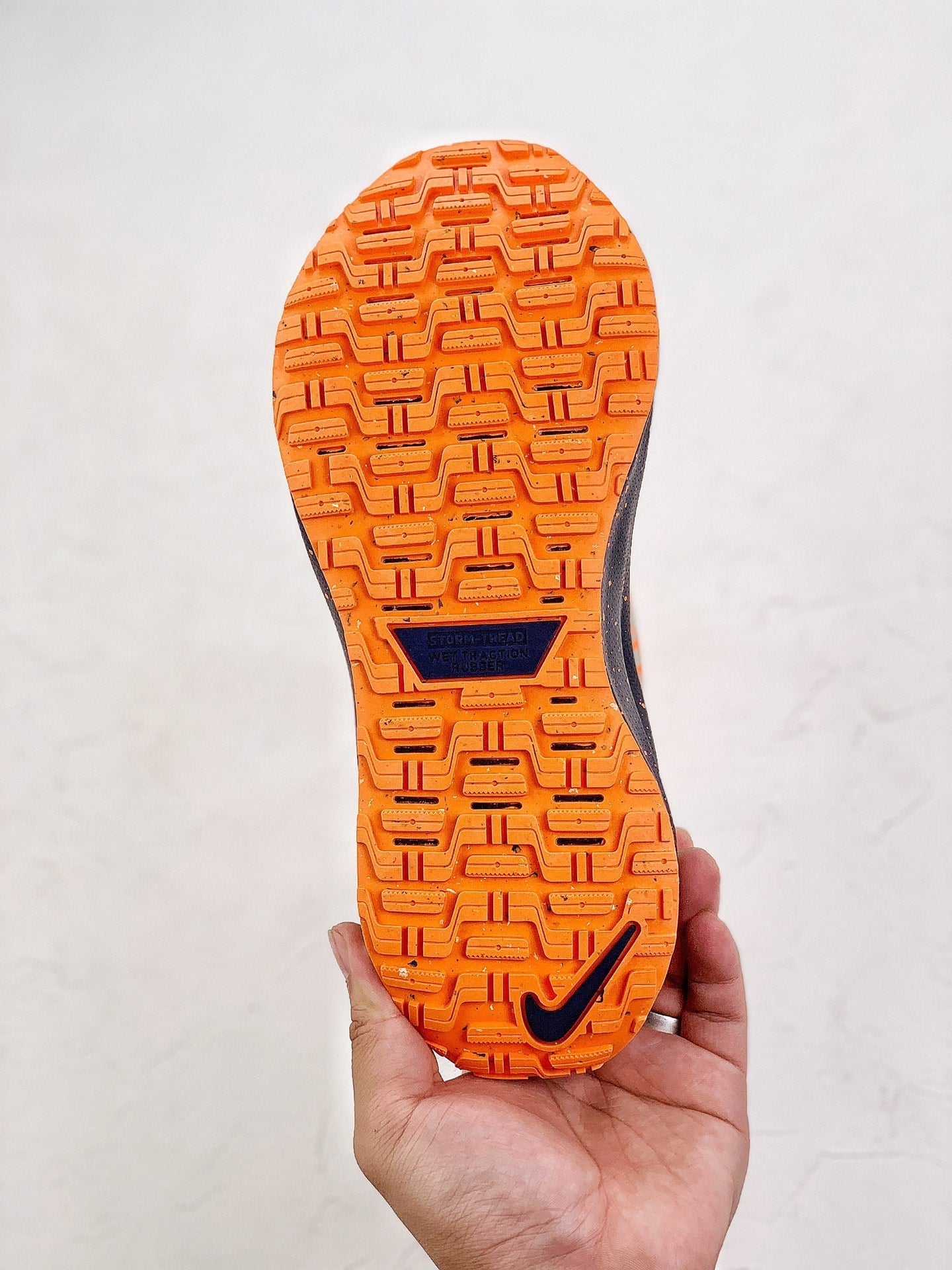 Nike Infinity Run 4 'Goretex' - Branco/Laranja/Preto