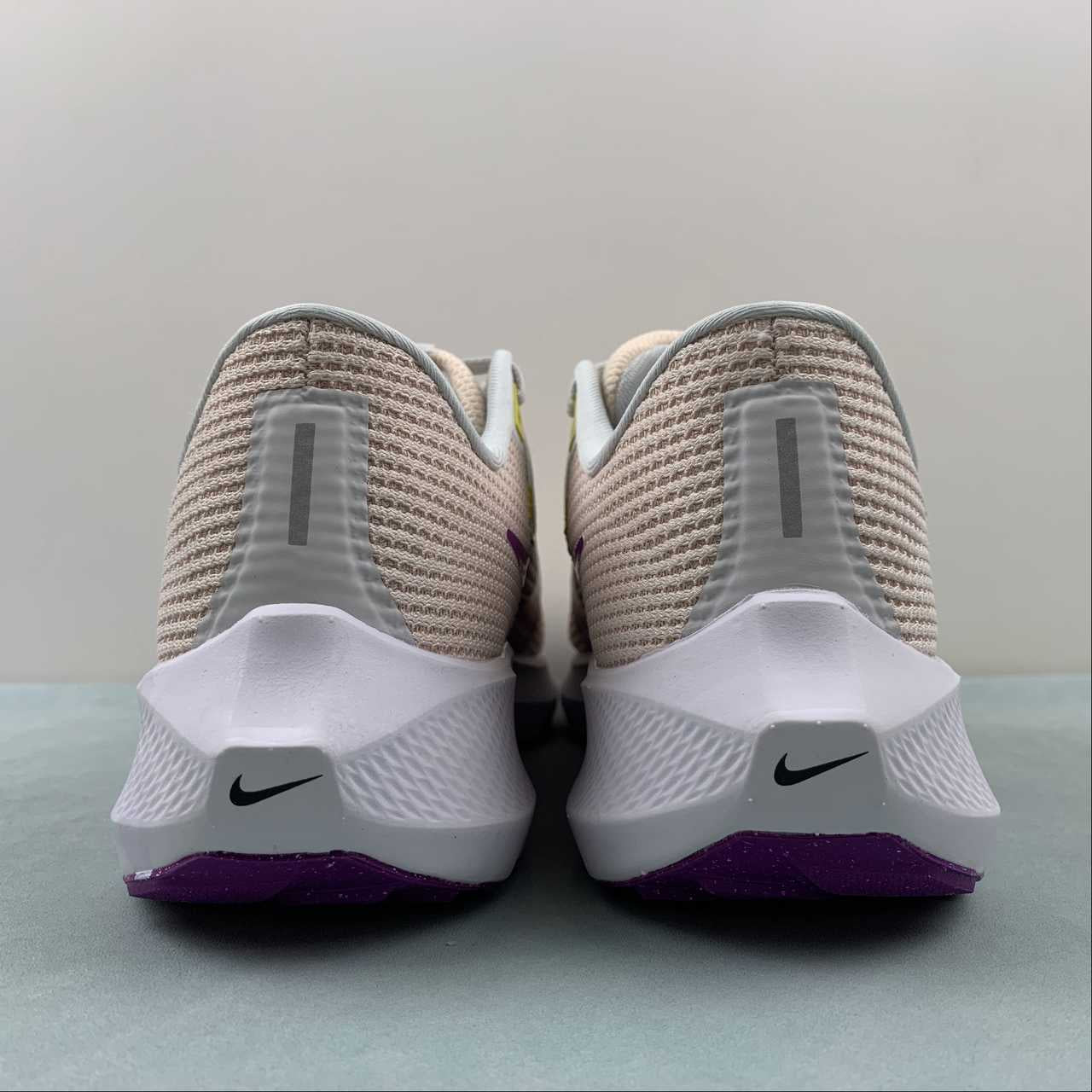 Nike Air Zoom Pegasus 40 - Bege/Roxo