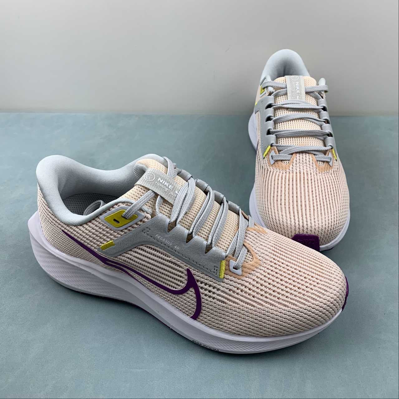 Nike Air Zoom Pegasus 40 - Bege/Roxo