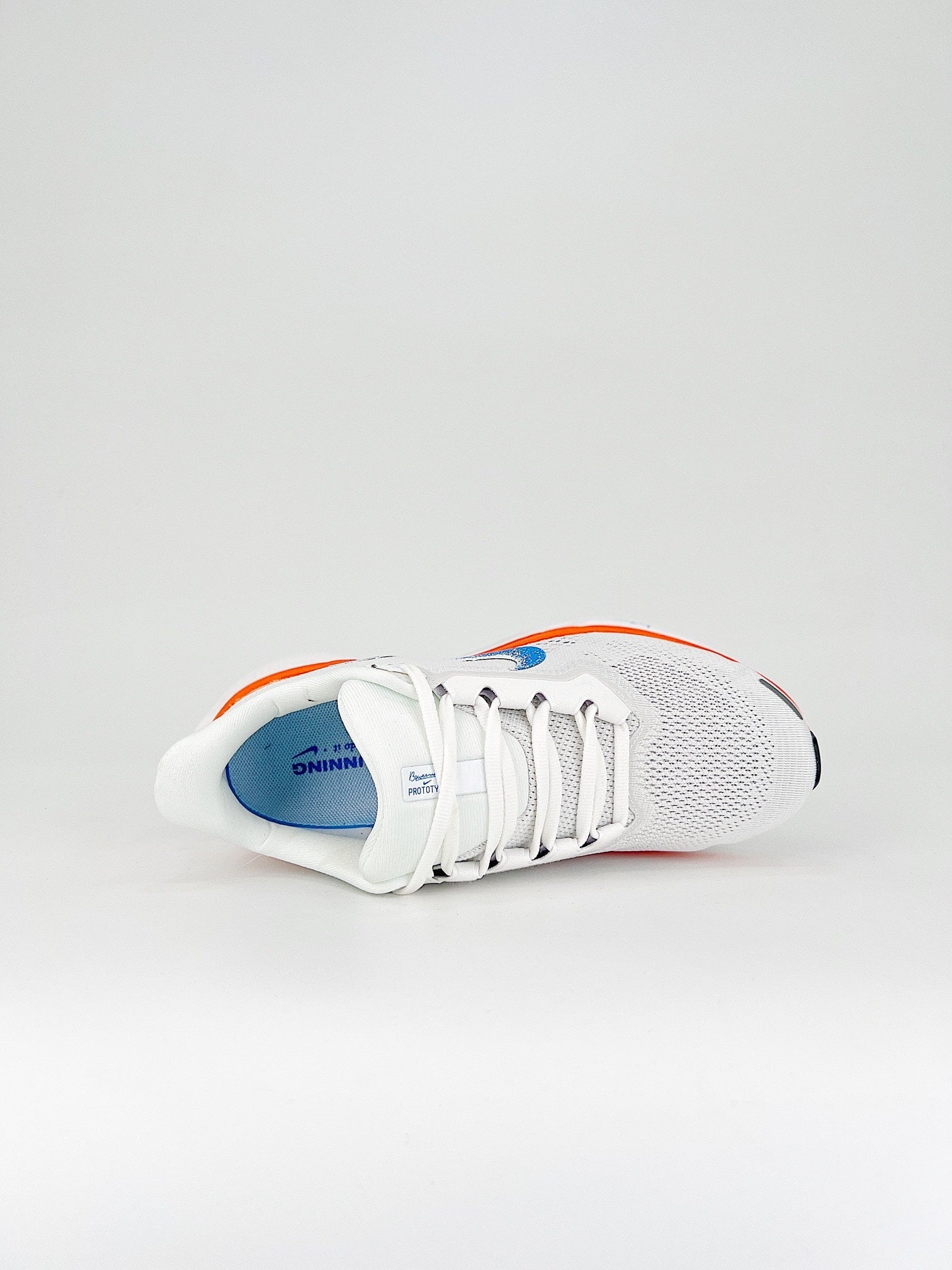 Nike Pegasus 41 - Branco/Laranja/Azul