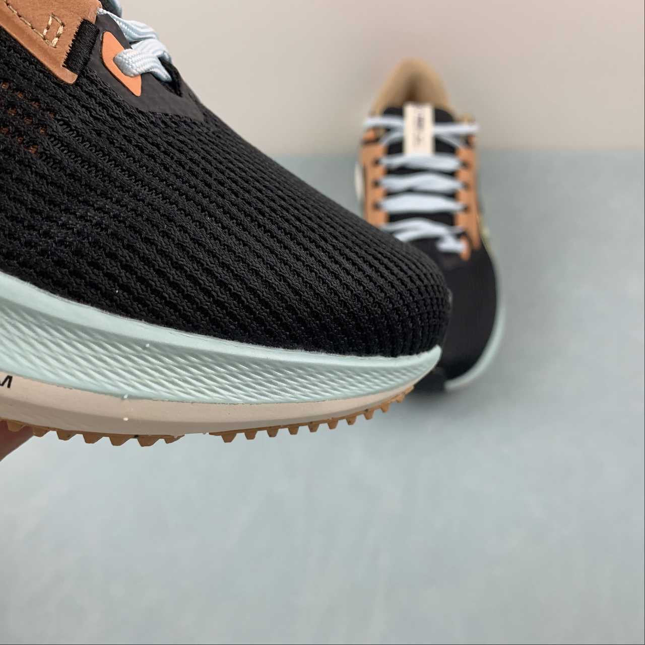 Nike Air Zoom Pegasus 40 - Preto/Marrom
