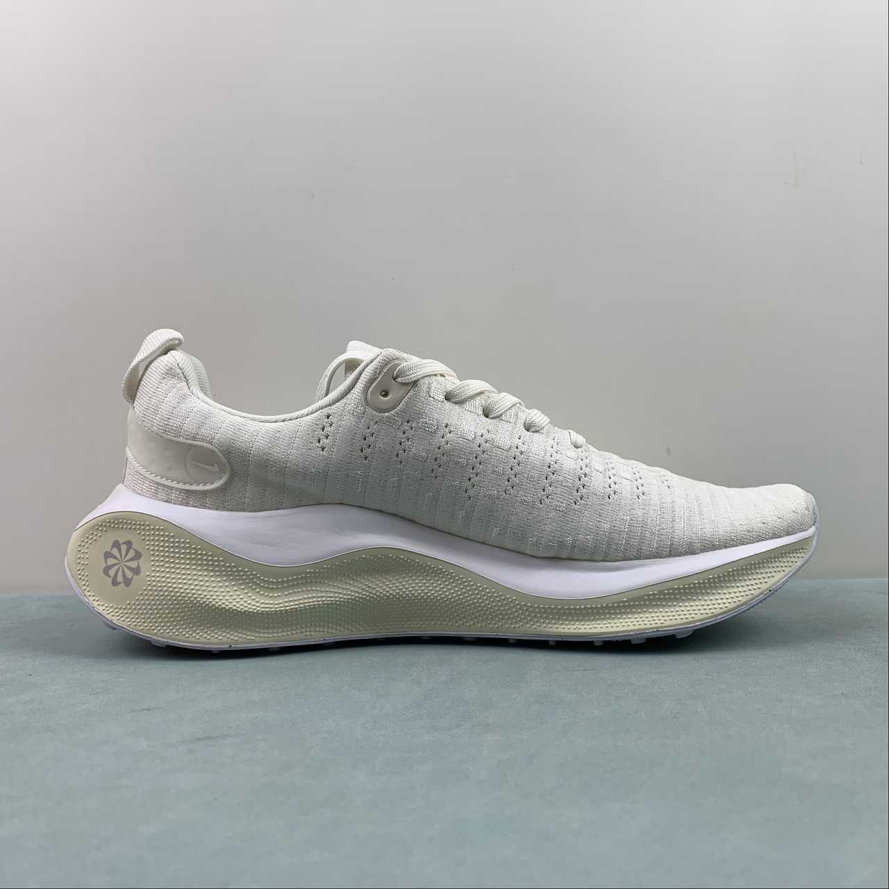 Nike Infinity Run 4 - Branco/Bege