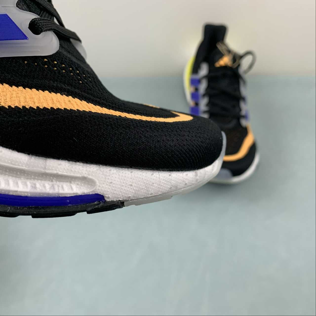 Adidas Ultraboost Light 23 - Preto/Azul