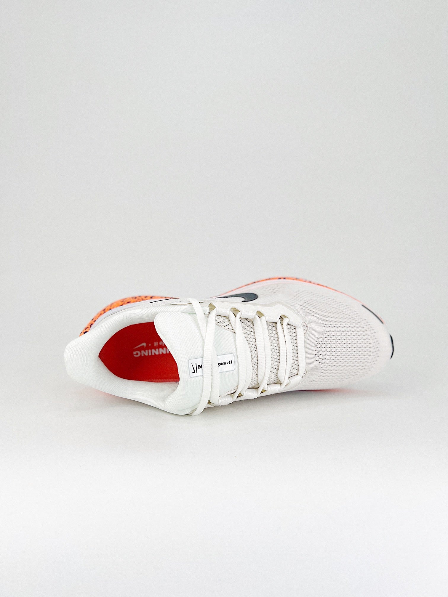 Nike Pegasus 41 - Branco/Laranja/Preto