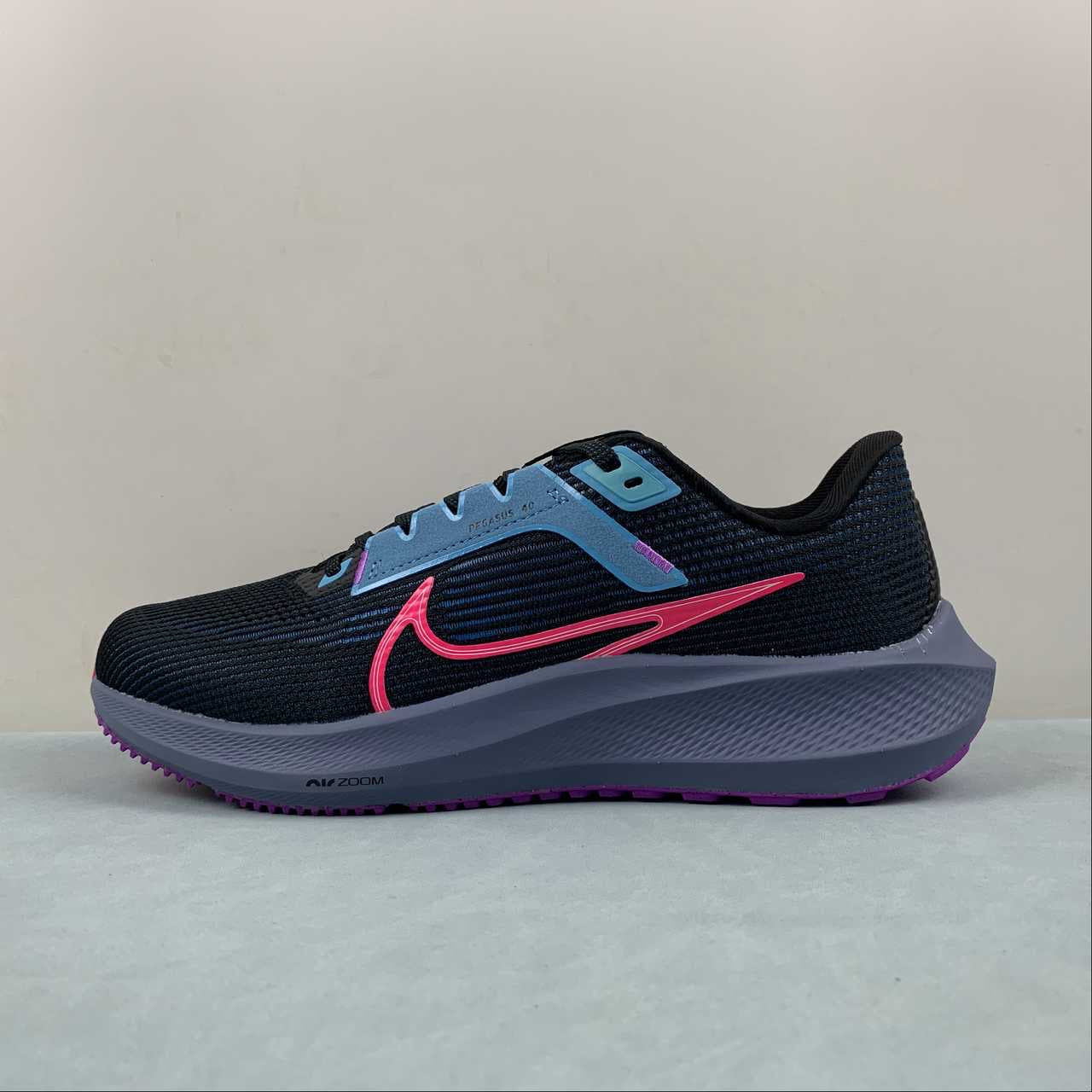 Nike Air Zoom Pegasus 40 - Preto/Azul/Rosa
