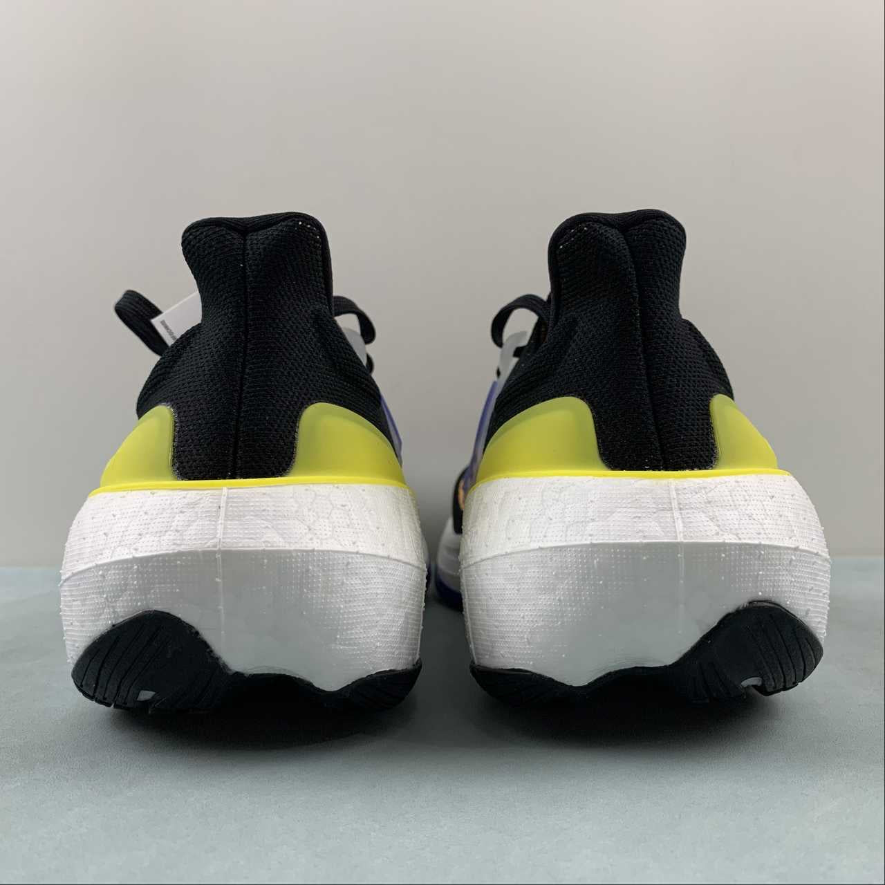Adidas Ultraboost Light 23 - Preto/Azul