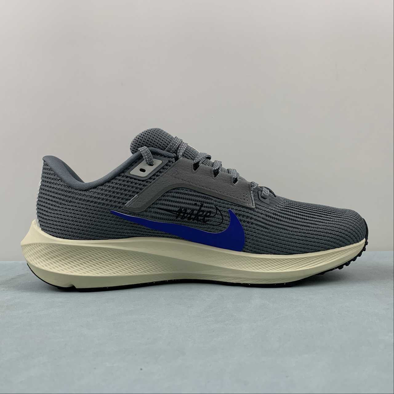 Nike Air Zoom Pegasus 40 - Cinza/Azul