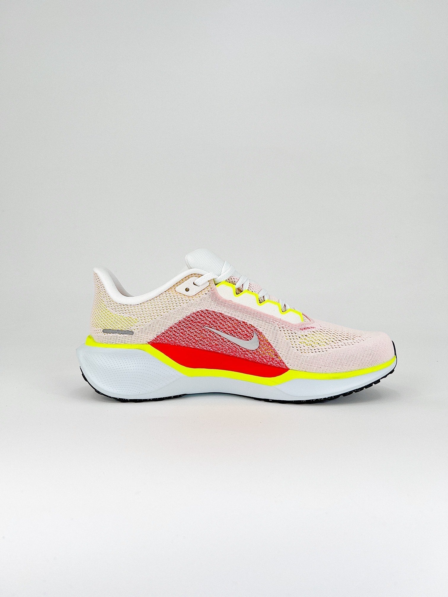 Nike Pegasus 41 - Branco/Vermelho
