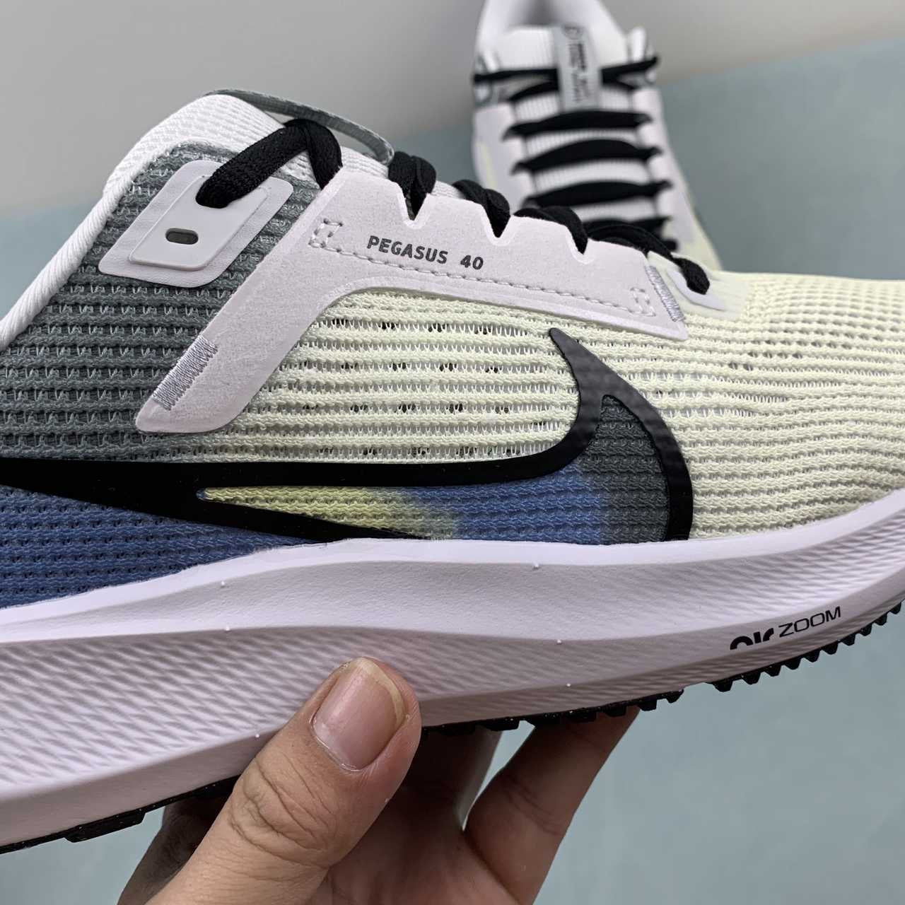 Nike Air Zoom Pegasus 40 - Branco/Azul/Preto 2