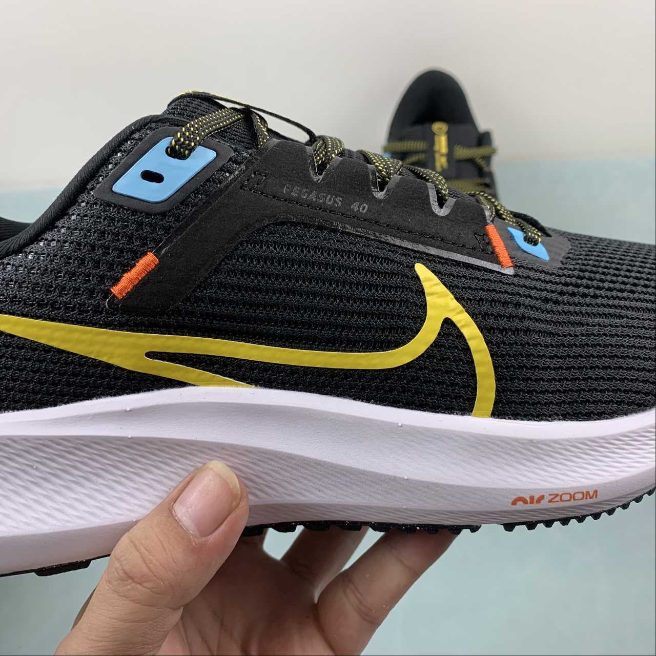 Nike Air Zoom Pegasus 40 - Preto/Branco/Amarelo