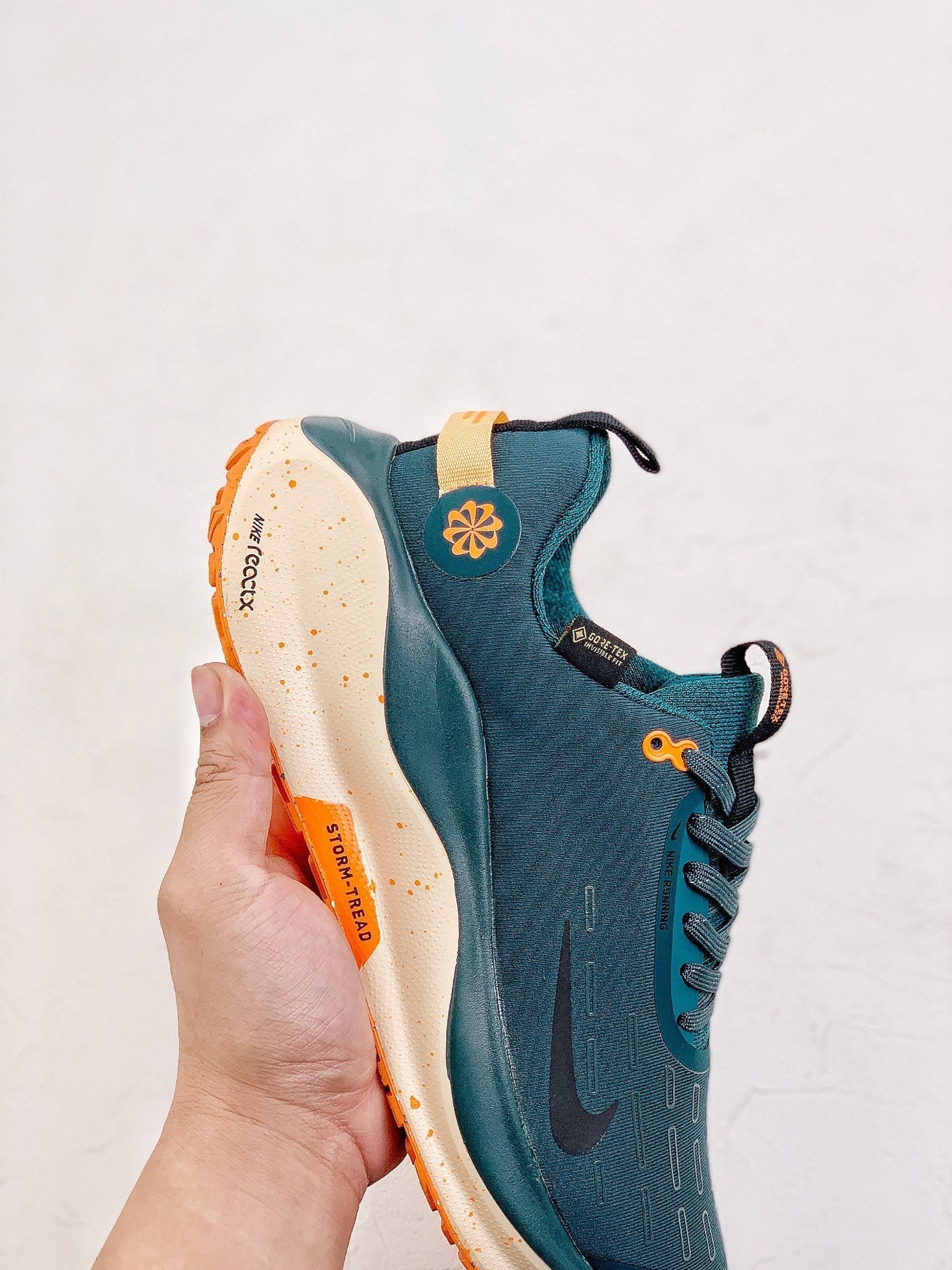 Nike Infinity Run 4 'Goretex' - Verde/Laranja
