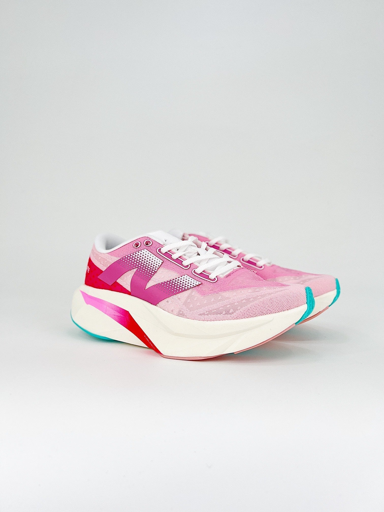 Tênis New Balance Fuelcell Supercomp Elite V4 - Rosa