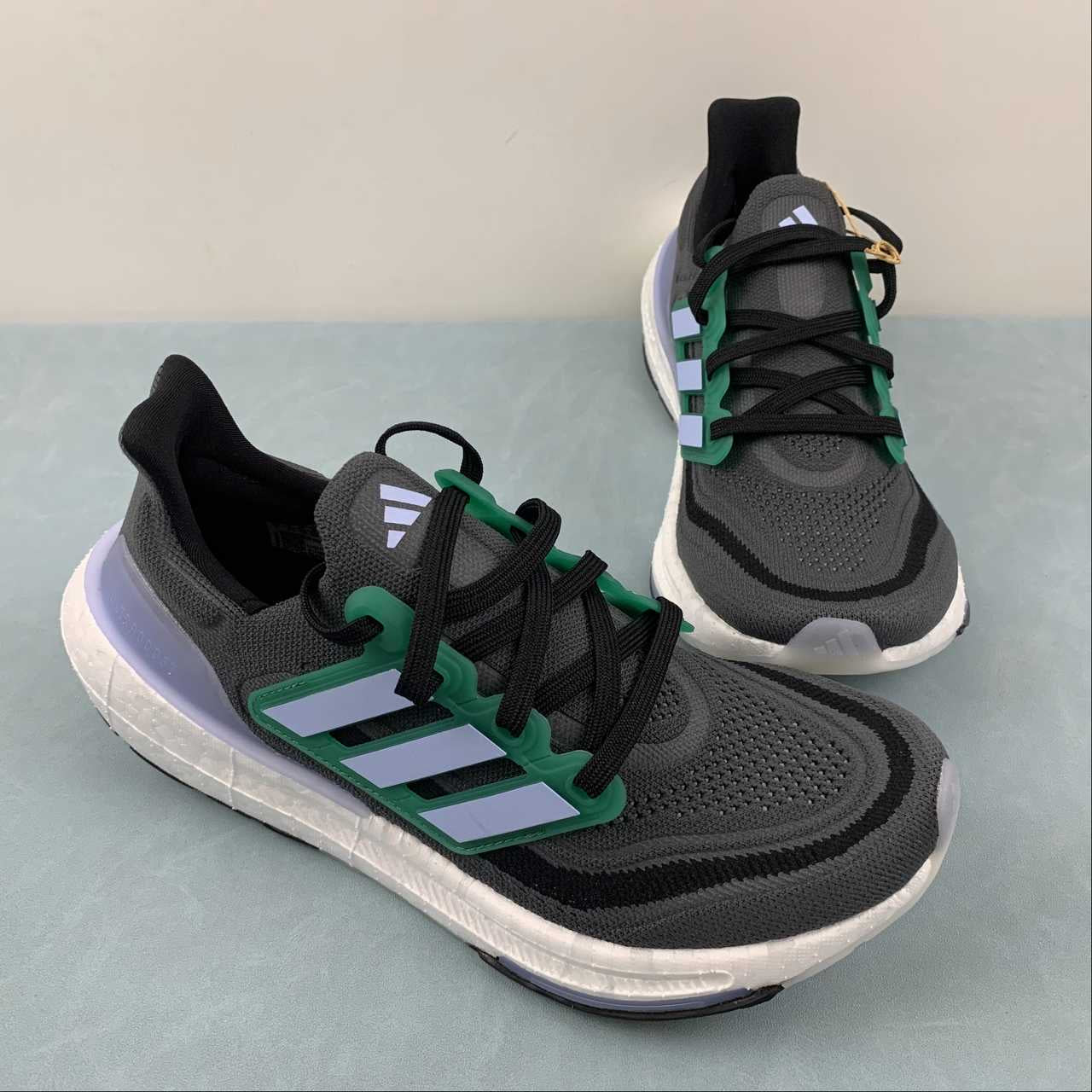 Adidas Ultraboost Light 23 - Preto/Azul/Verde