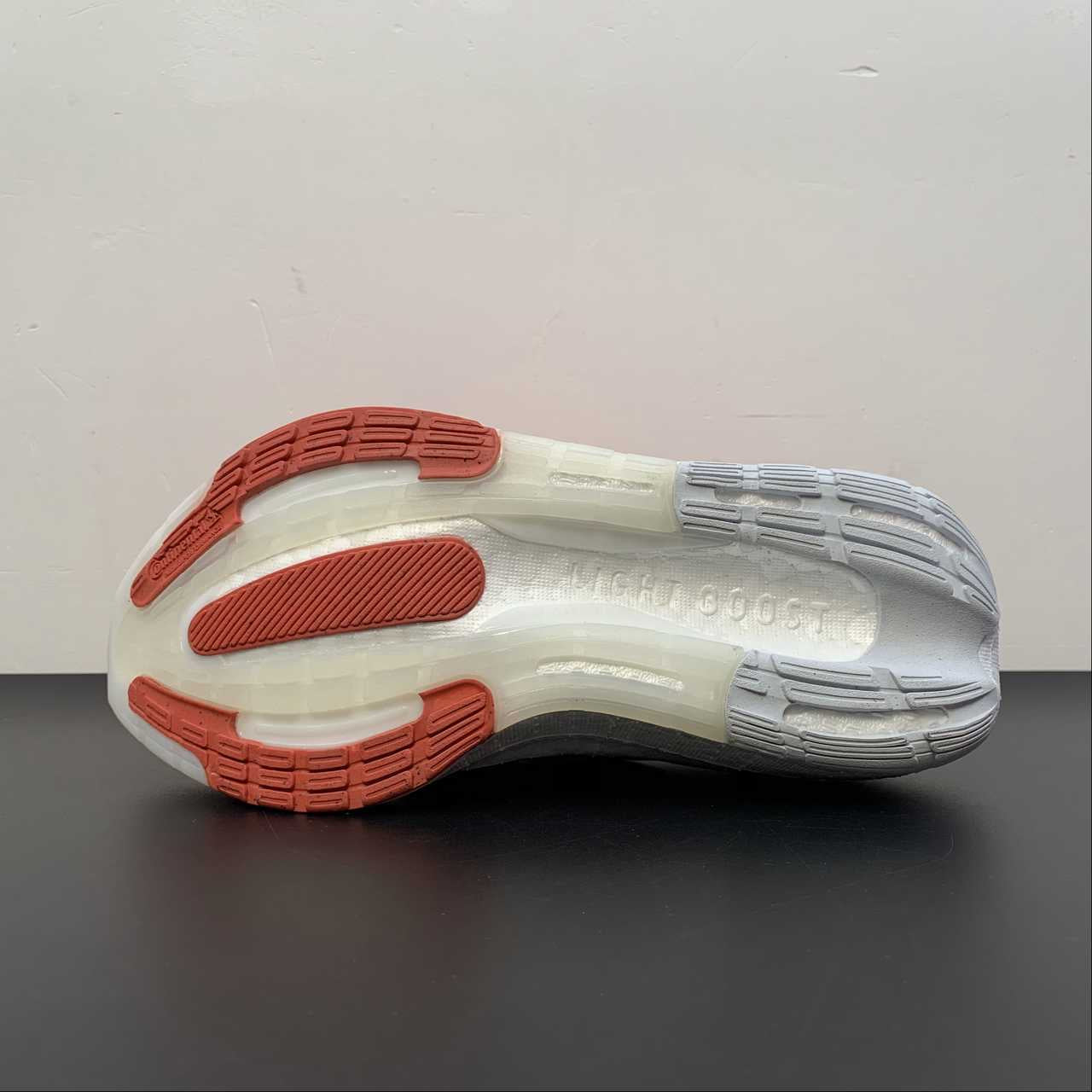 Adidas Ultraboost Light 23 - Laranja/Branco