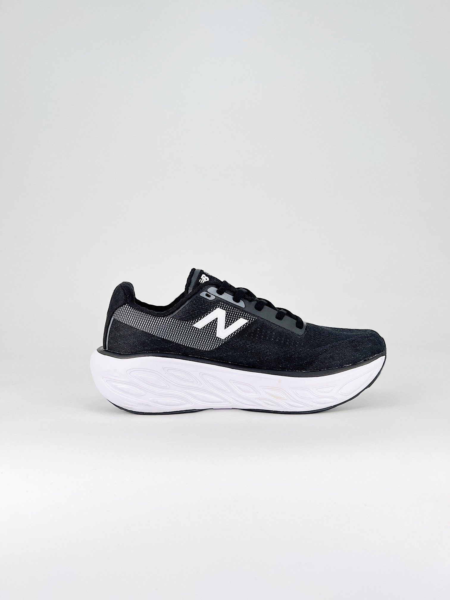 New Balance Fresh Foam X 1080 V14 - Preto/Branco