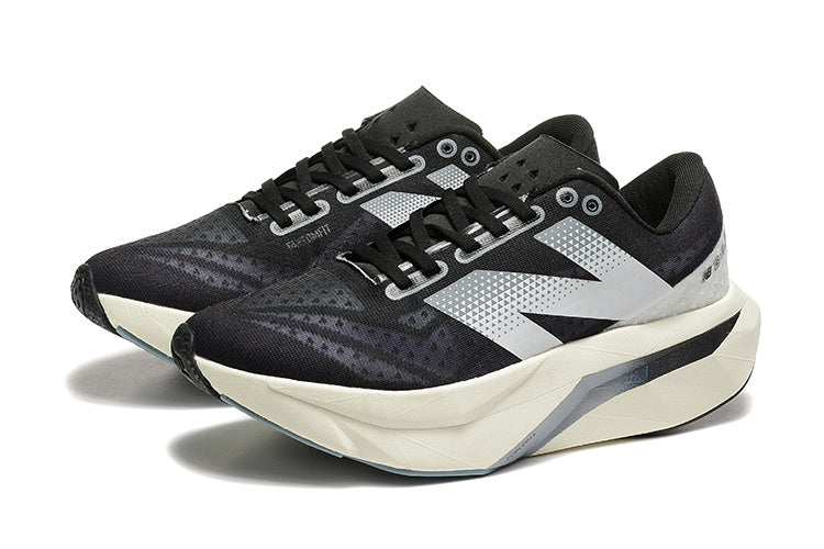 Tênis New Balance Fuelcell Supercomp Elite V4 - Preto/Cinza