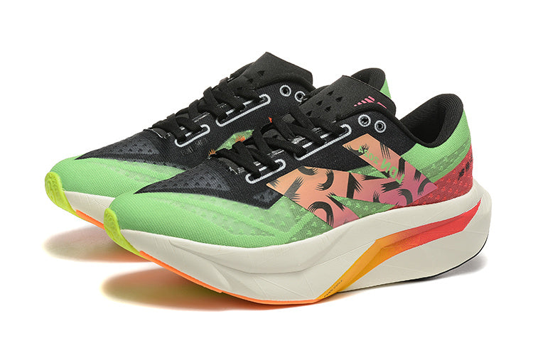 Tênis New Balance Fuelcell Supercomp Elite V4 - Preto/Verde