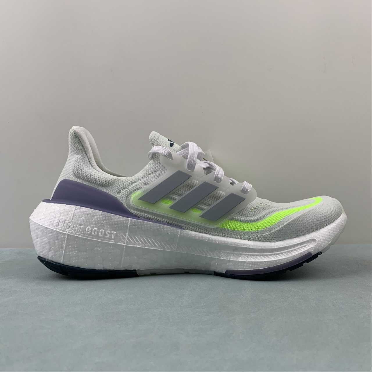 Adidas Ultraboost Light 23 - Cinza/Verde