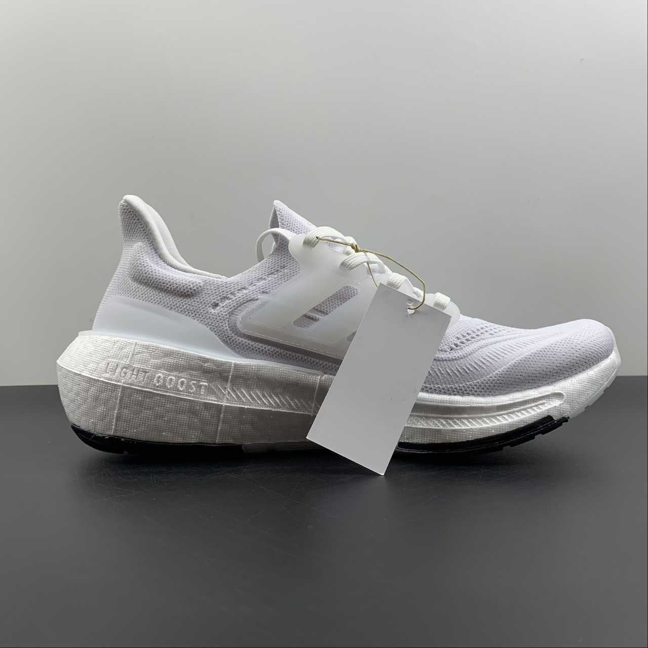 Adidas Ultraboost Light 23 - Branco
