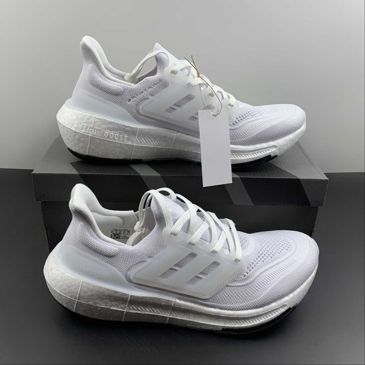 Adidas Ultraboost Light 23 - Branco