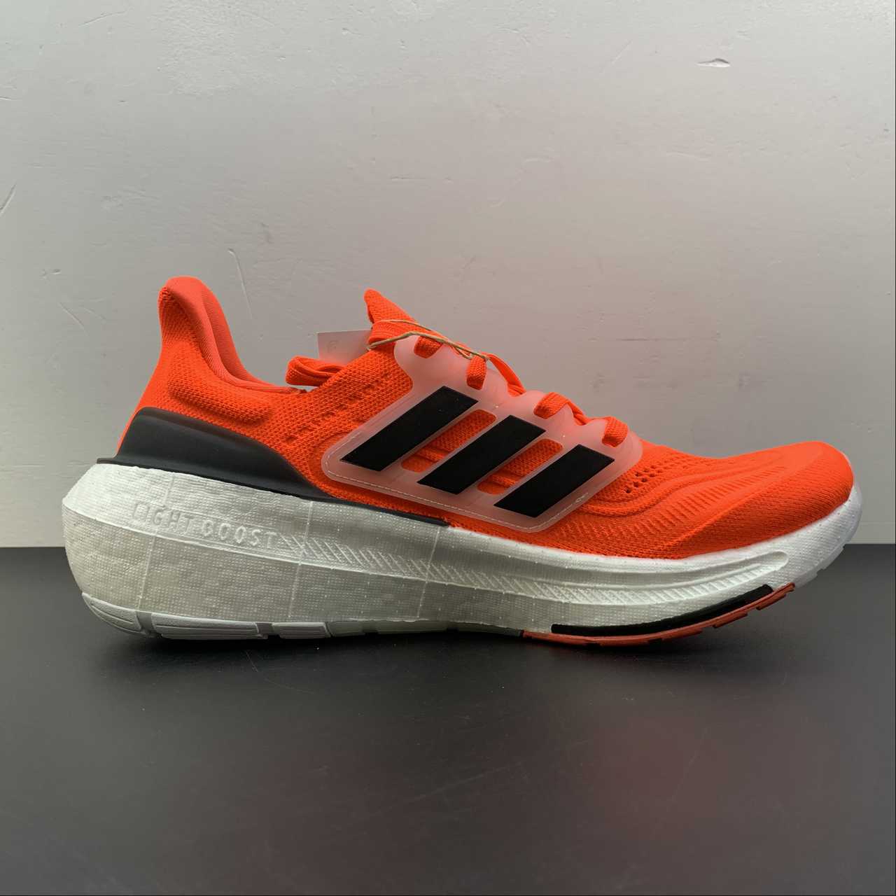Adidas Ultraboost Light 23 - Laranja/Preto