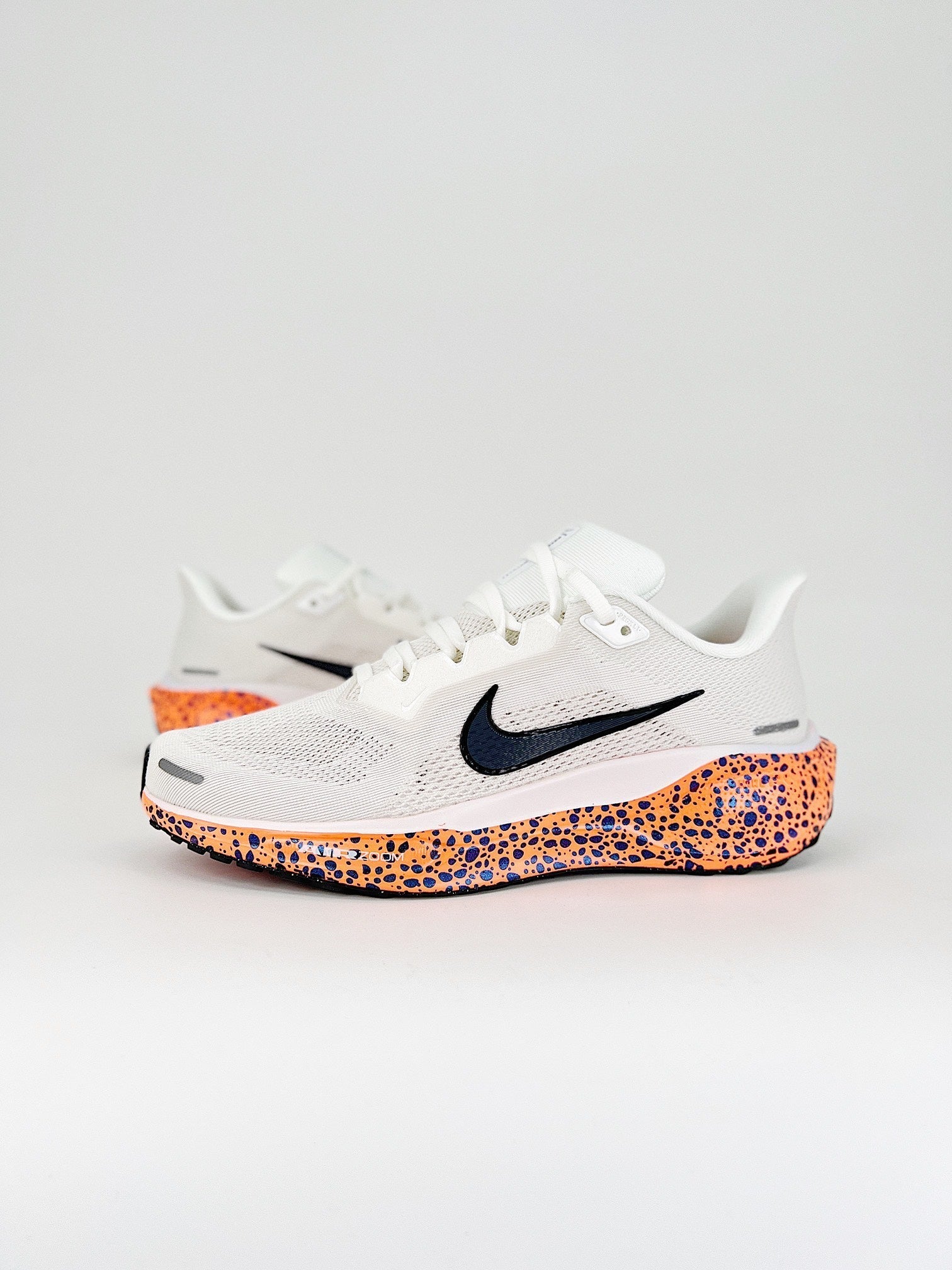 Nike Pegasus 41 - Branco/Laranja/Preto