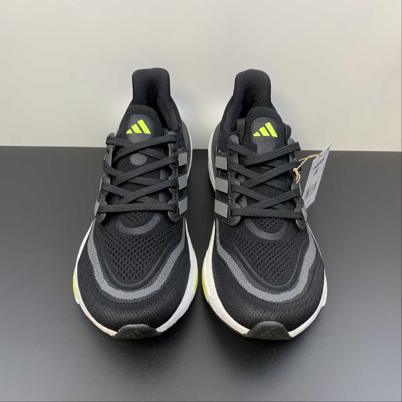 Adidas Ultraboost Light 23 - Preto/Branco/Verde