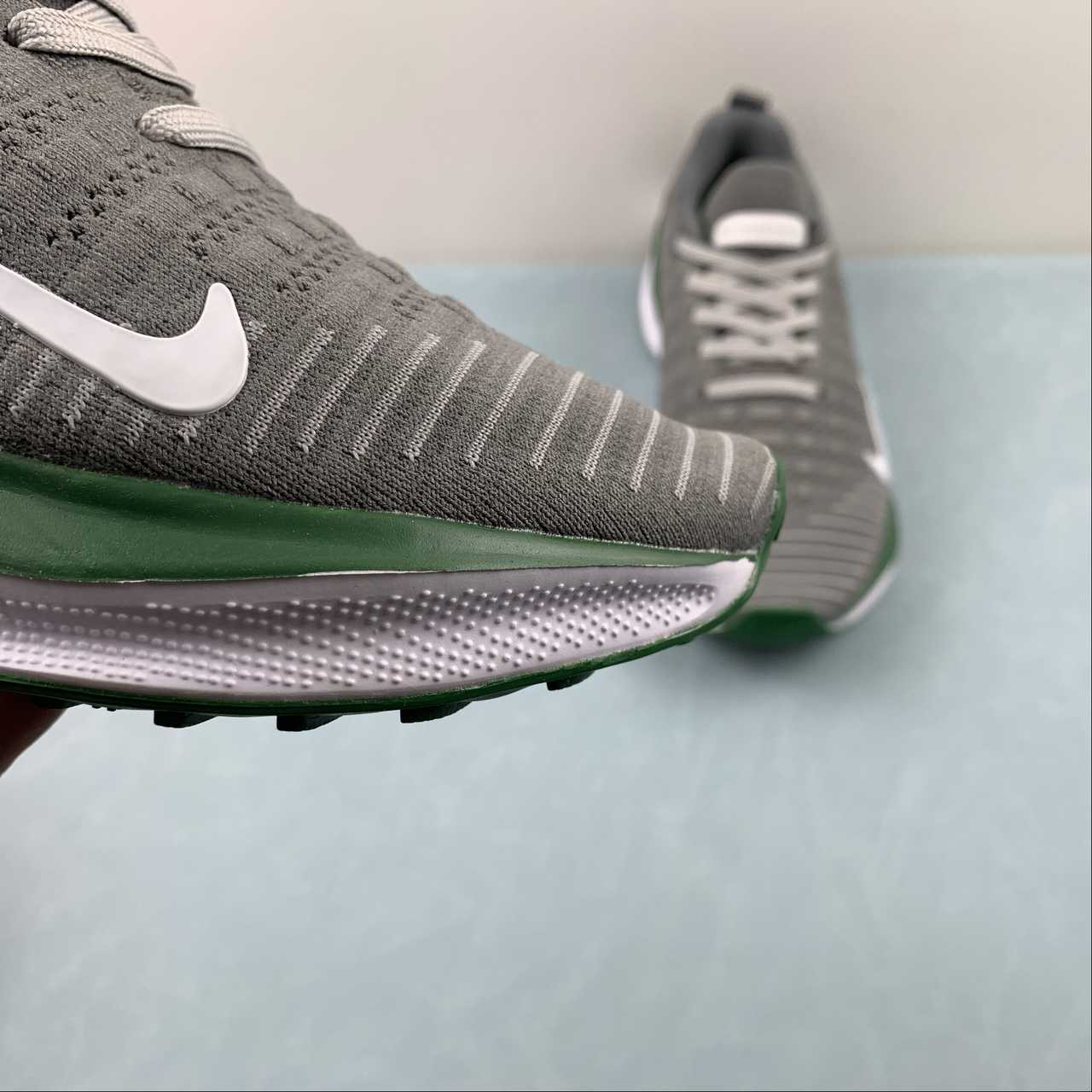 Nike Infinity Run 4 - Cinza/Branco