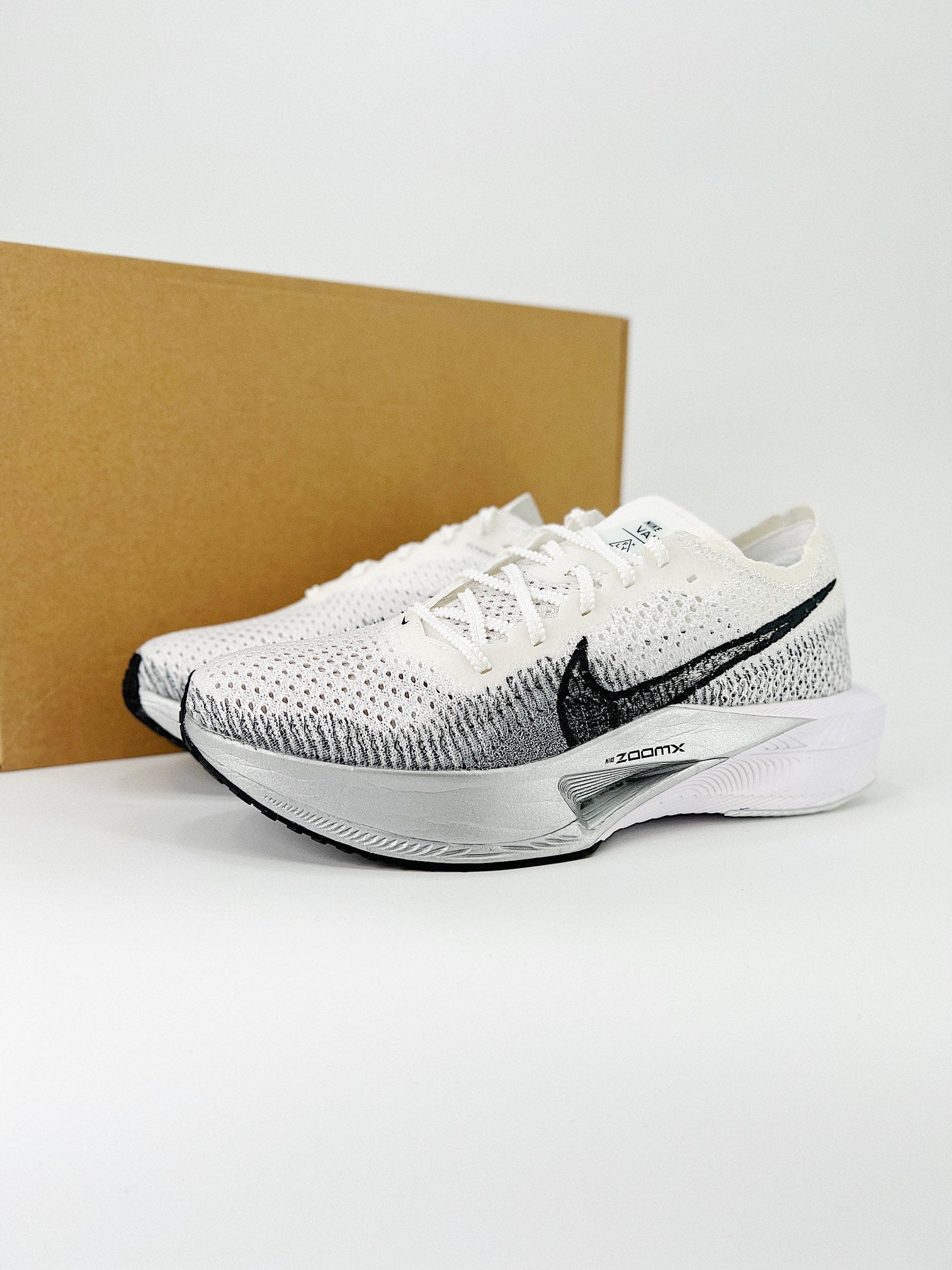 Nike Air Zoom X Vaporfly 3 - Branco/Preto