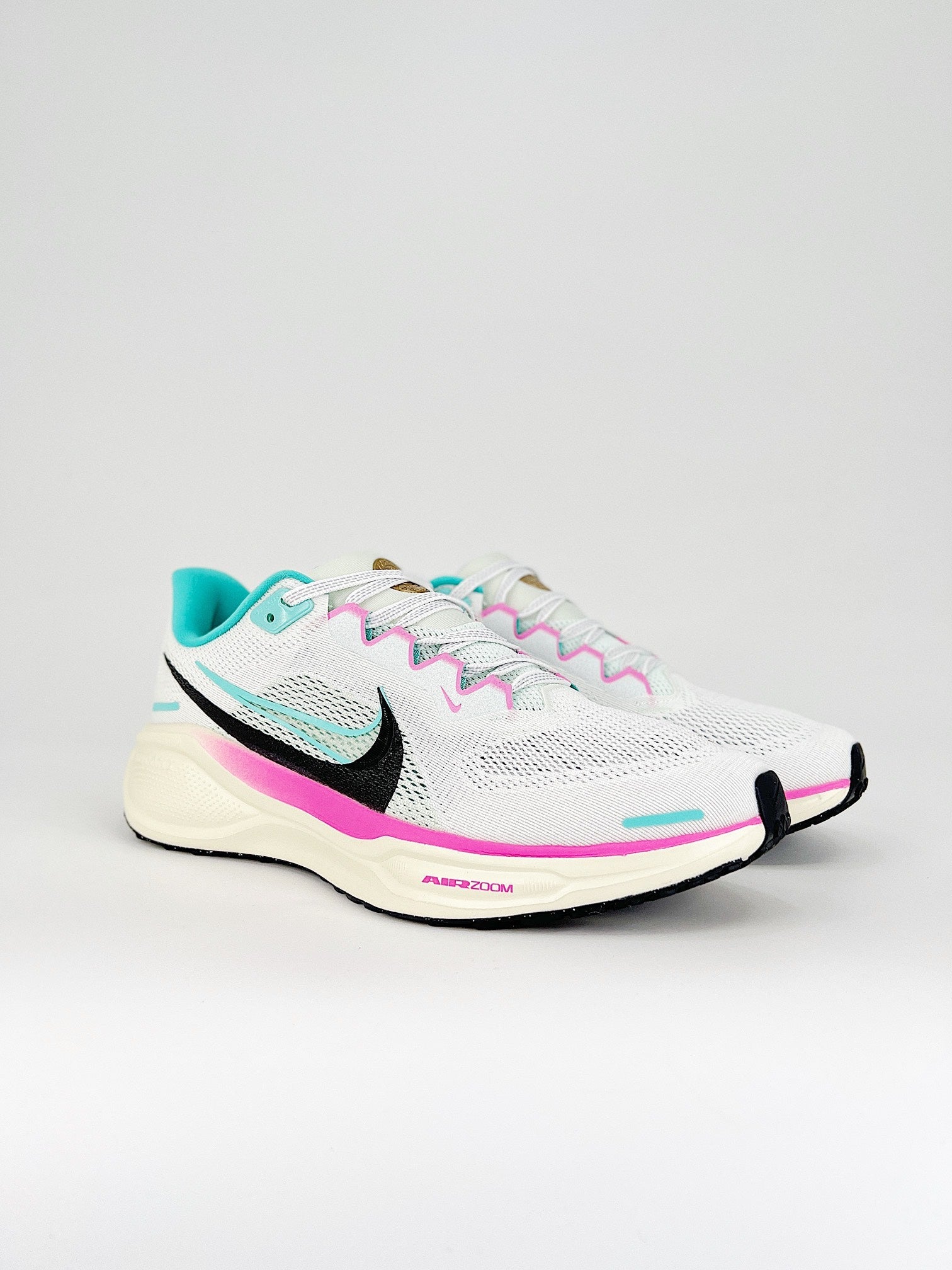 Nike Pegasus 41 - Branco/Azul/Rosa