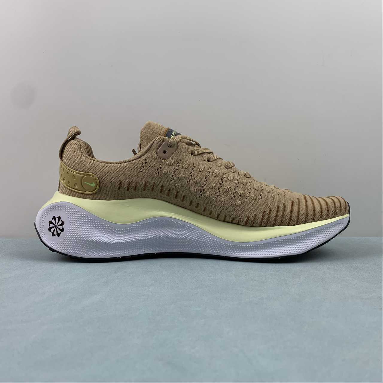 Nike Infinity Run 4 - Marrom/Branco