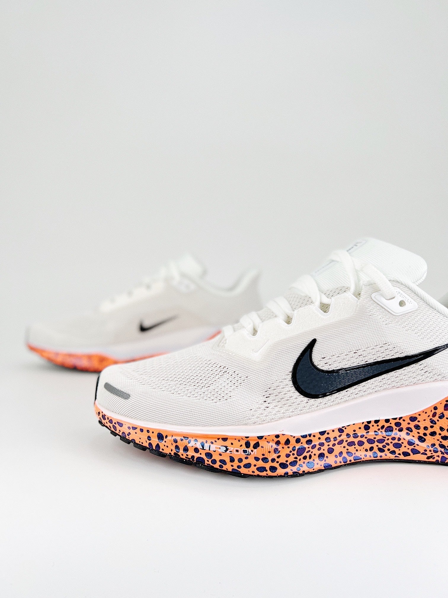 Nike Pegasus 41 - Branco/Laranja/Preto