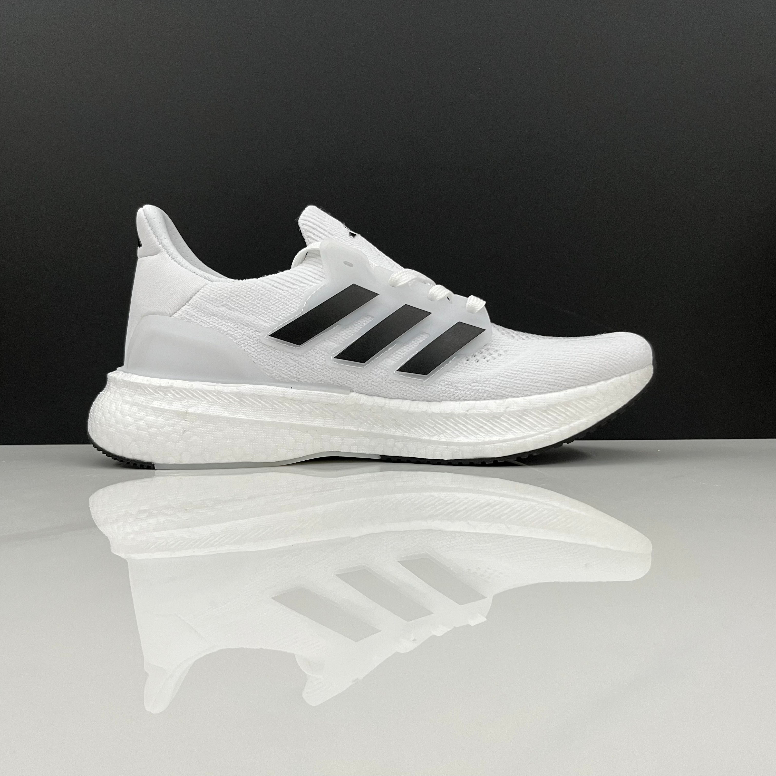Adidas Ultraboost 5 - Branco/Preto
