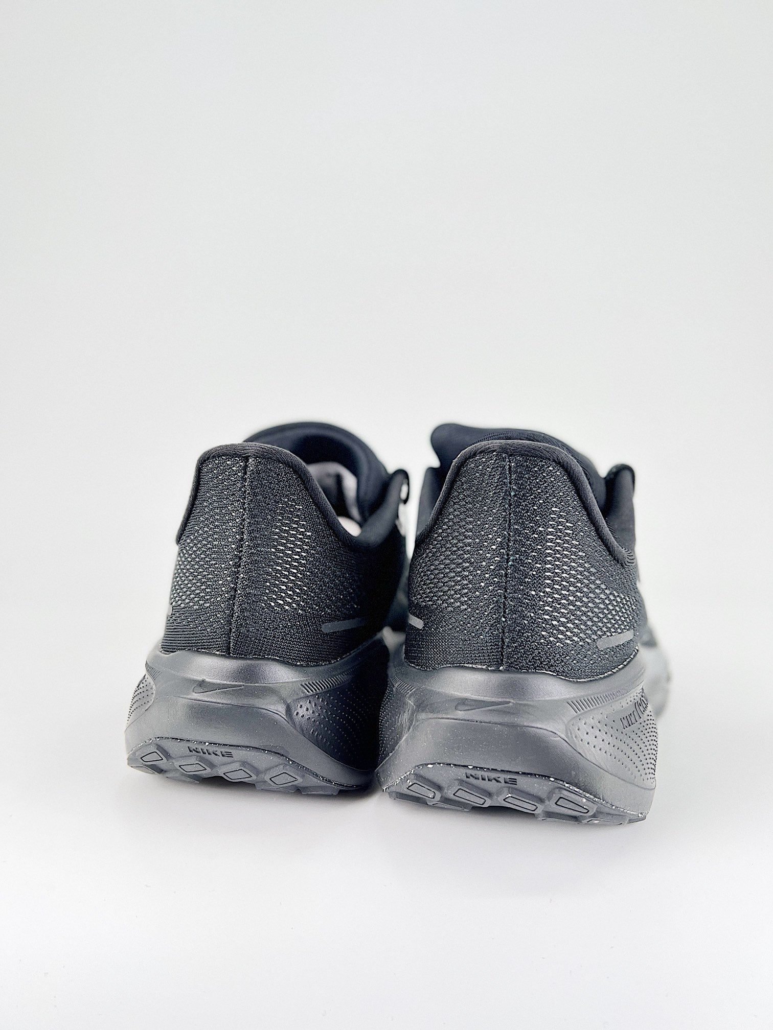 Nike Pegasus 41 - Preto/Cinza