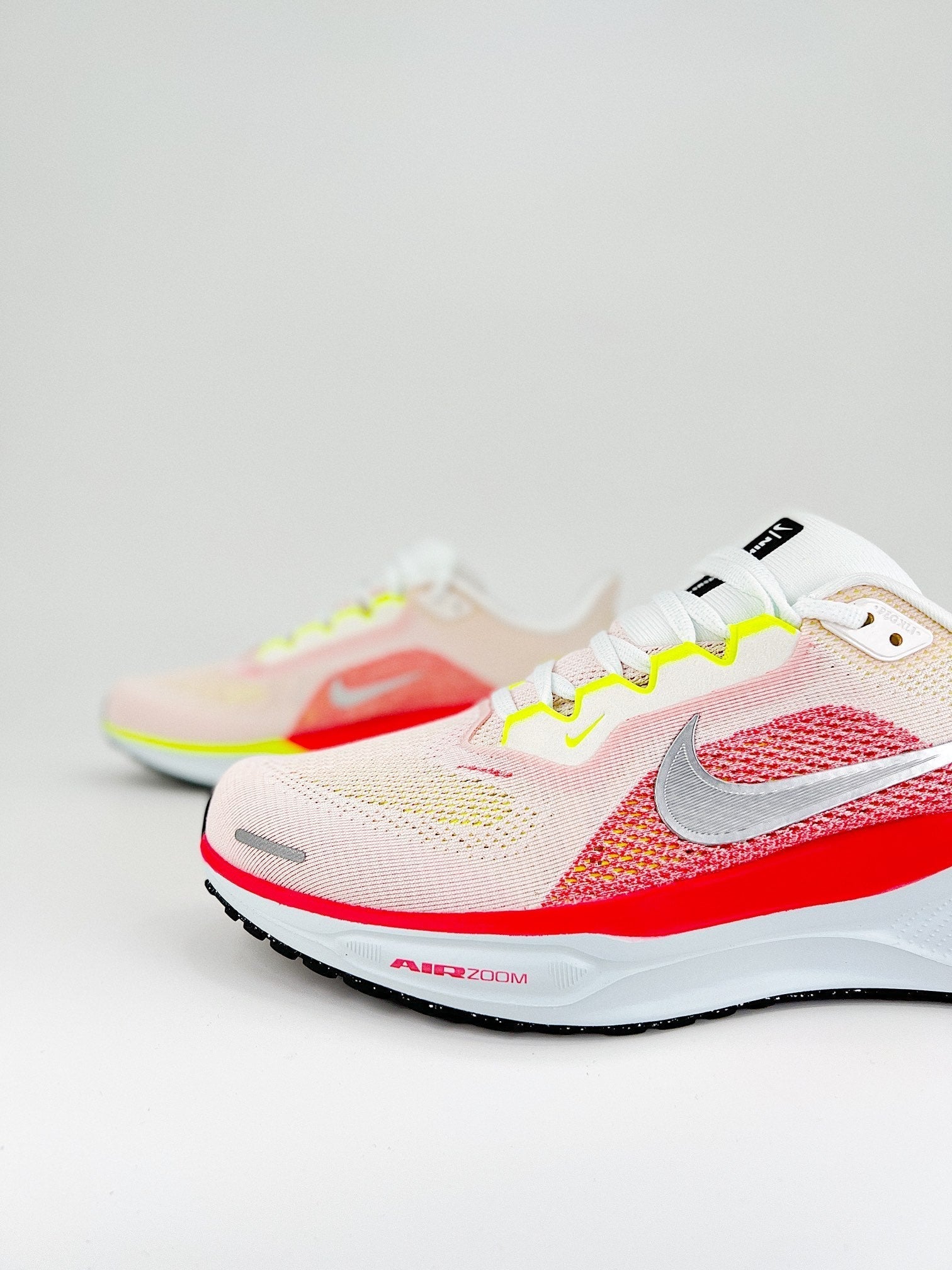 Nike Pegasus 41 - Branco/Vermelho