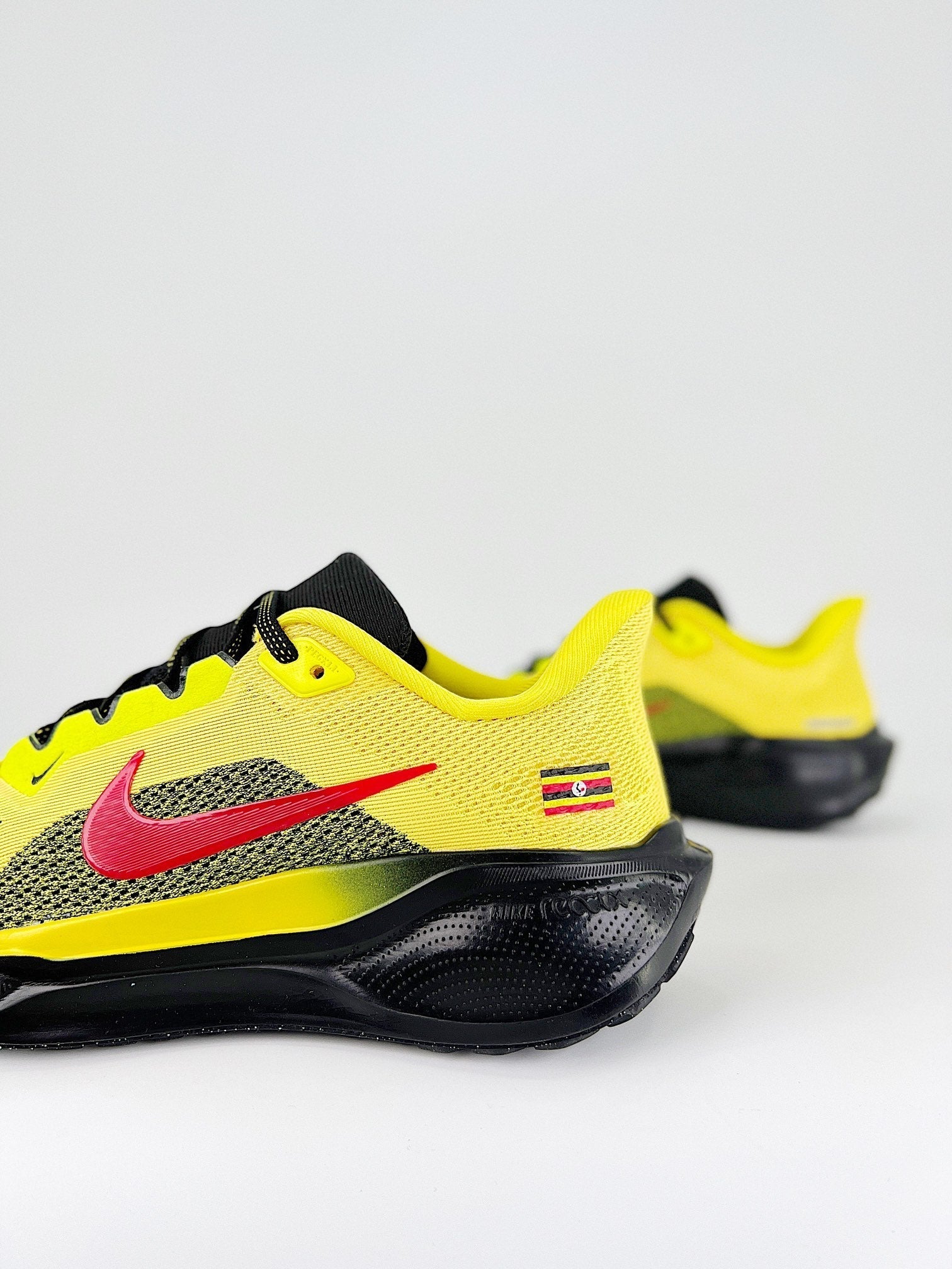 Nike Pegasus 41 - Amarelo/Preto