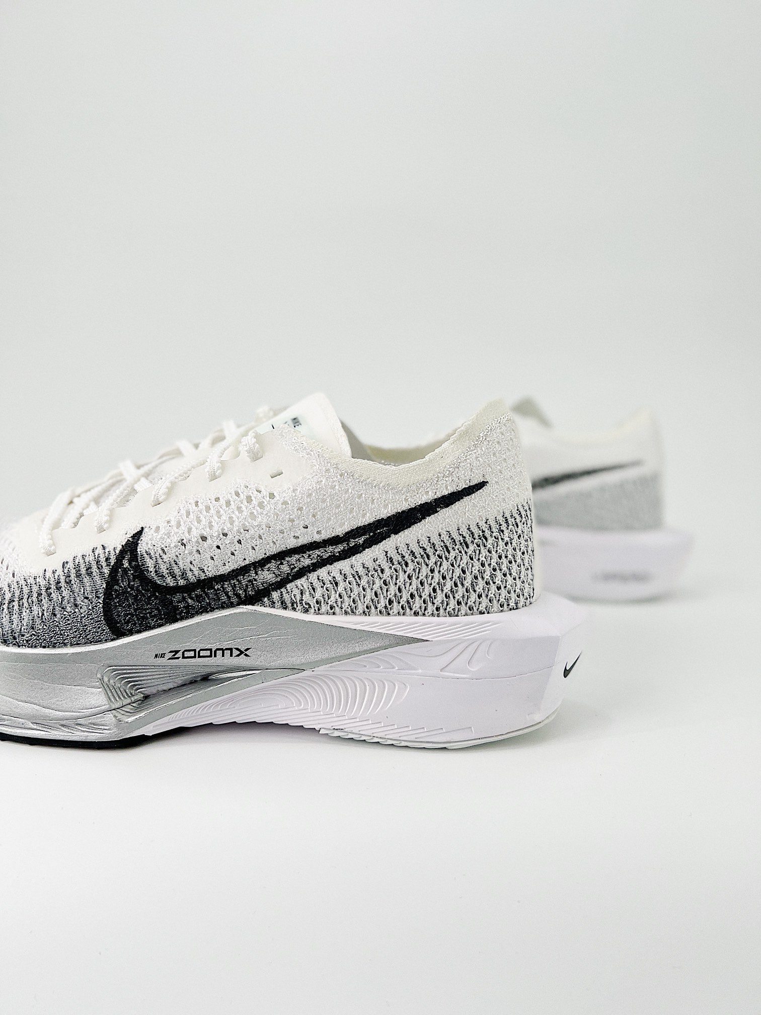 Nike Air Zoom X Vaporfly 3 - Branco/Preto