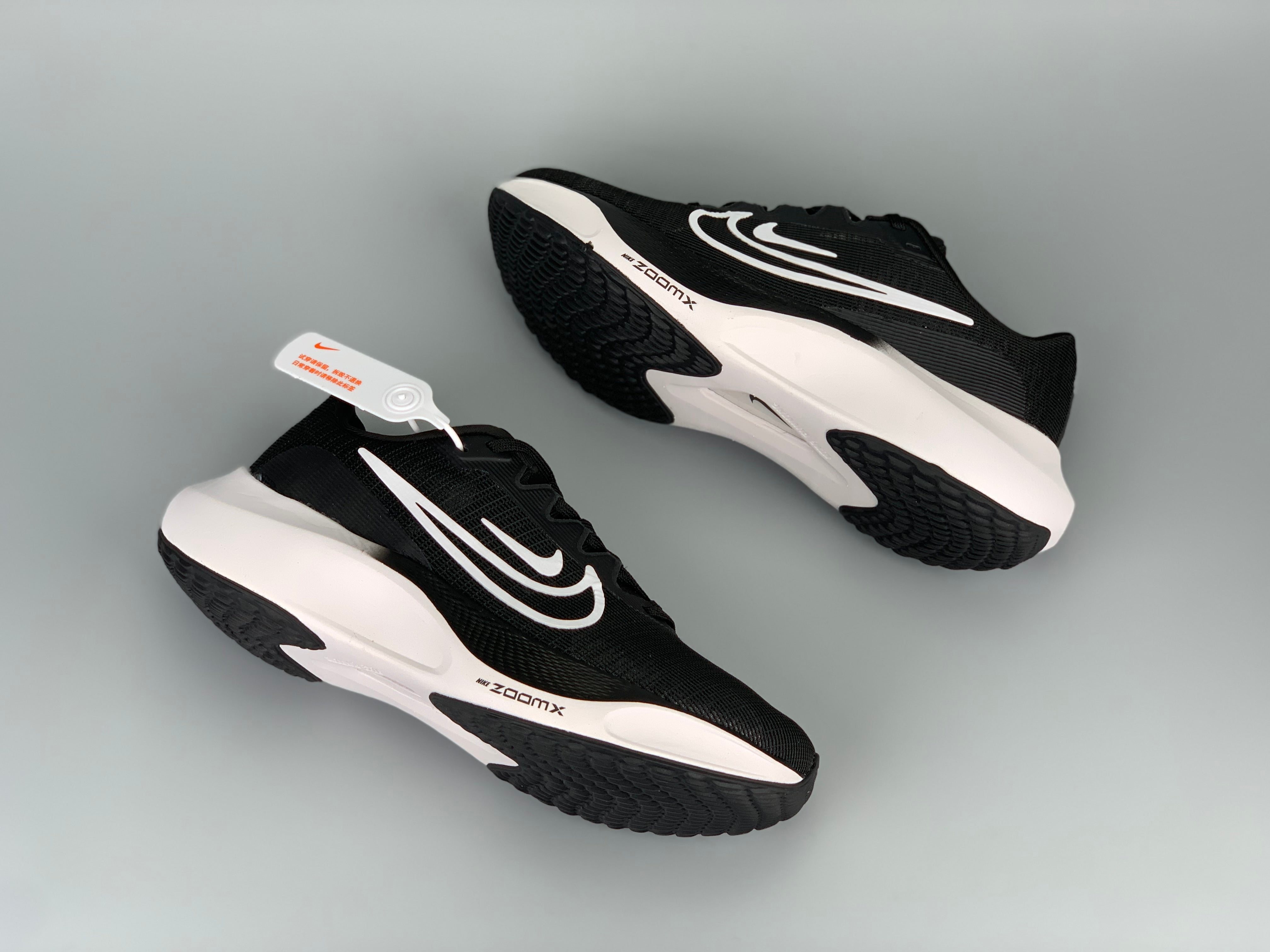 Nike Air ZoomX Fly 5 - Preto/Branco