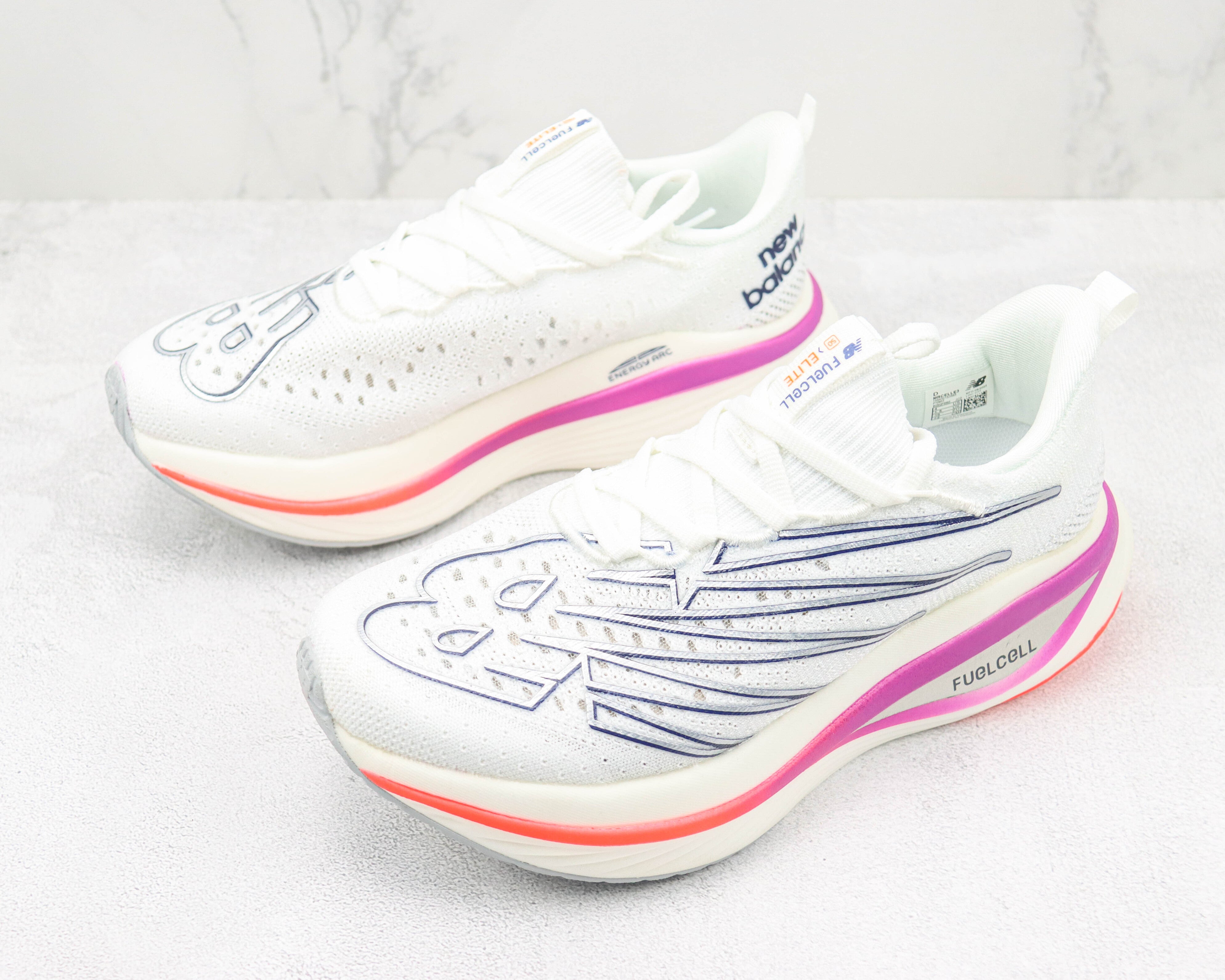 Tênis New Balance Fuelcell Supercomp Elite V3 - Branco/Rosa