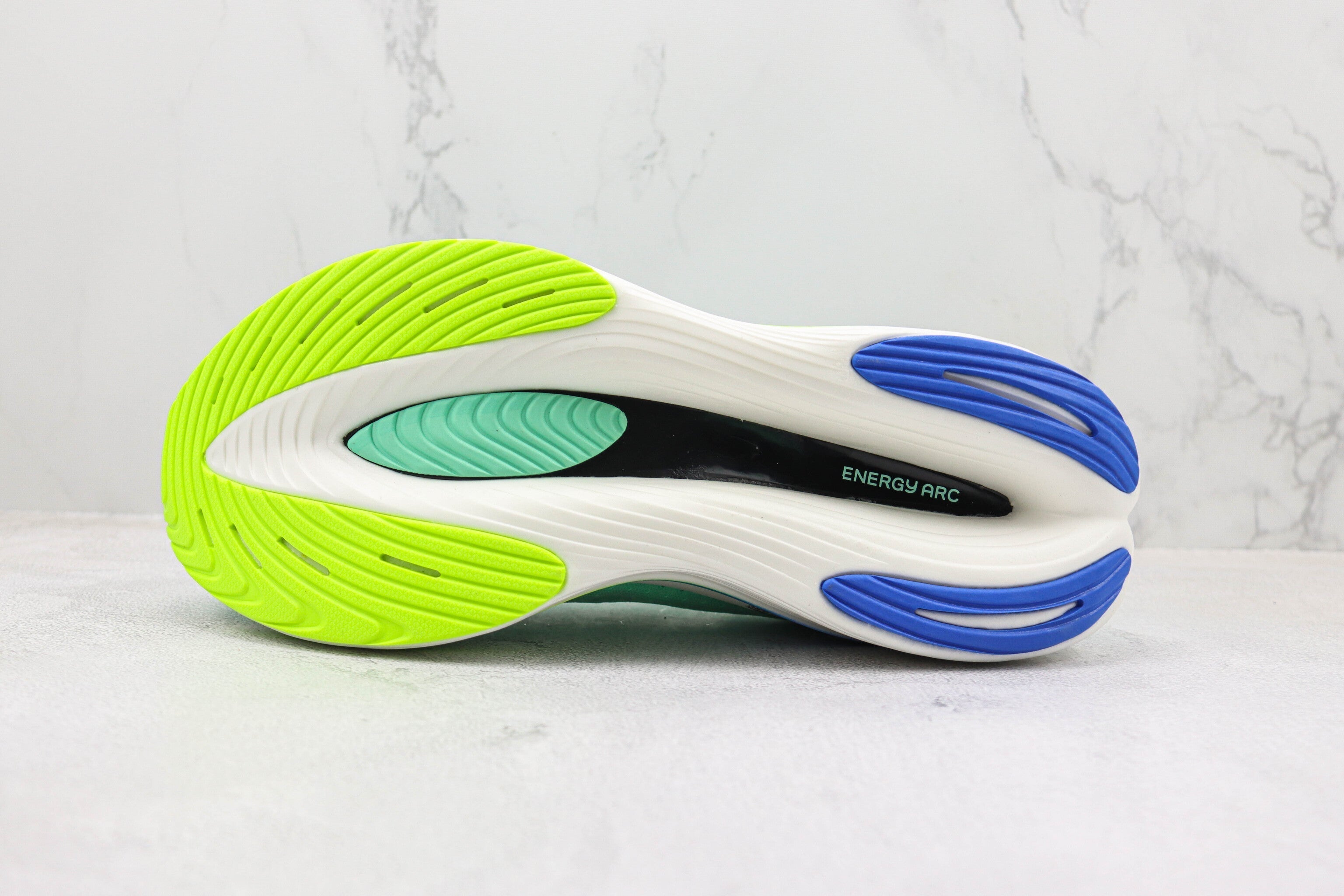 Tênis New Balance Fuelcell Supercomp Elite V3 - Verde Claro