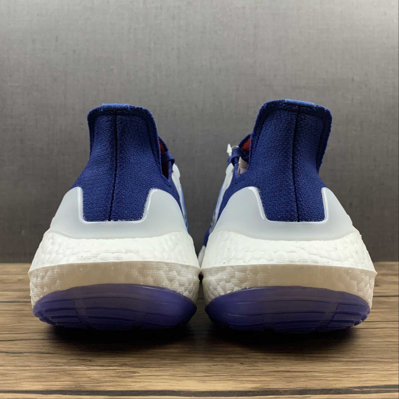 Adidas Ultraboost 22 - Azul/Branco