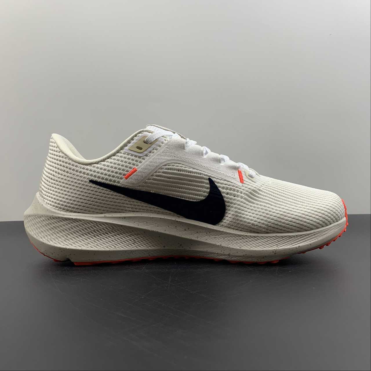 Nike Air Zoom Pegasus 40 - Branco/Preto/Laranja 2