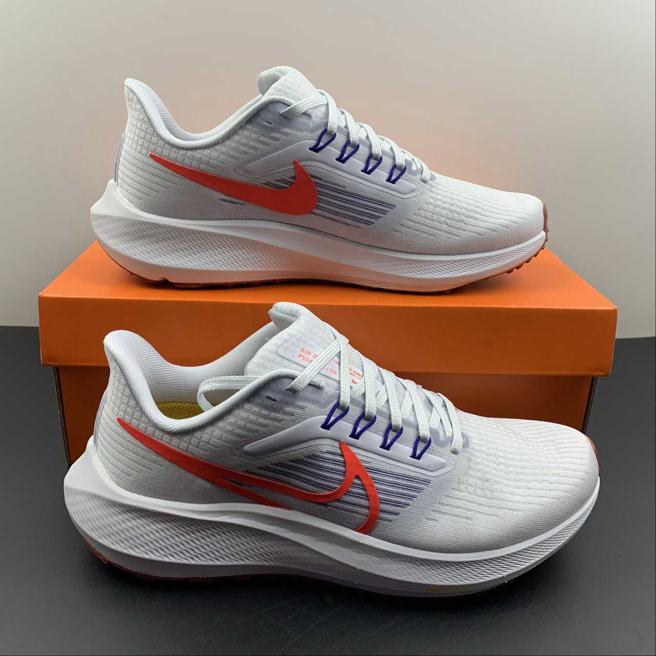 Nike Air Zoom Pegasus 39 - Branco/Laranja