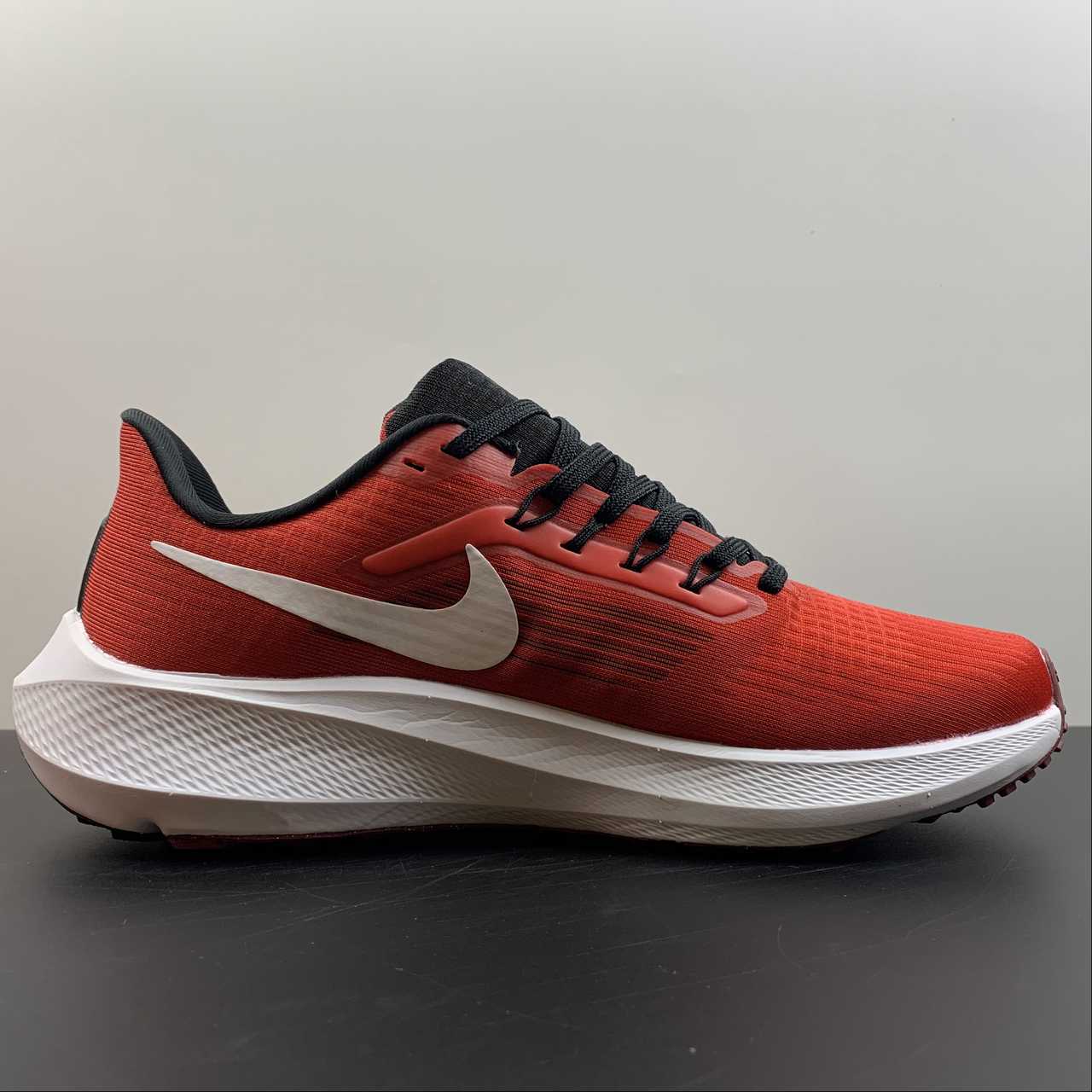 Nike Air Zoom Pegasus 39 - Vermelho/Preto