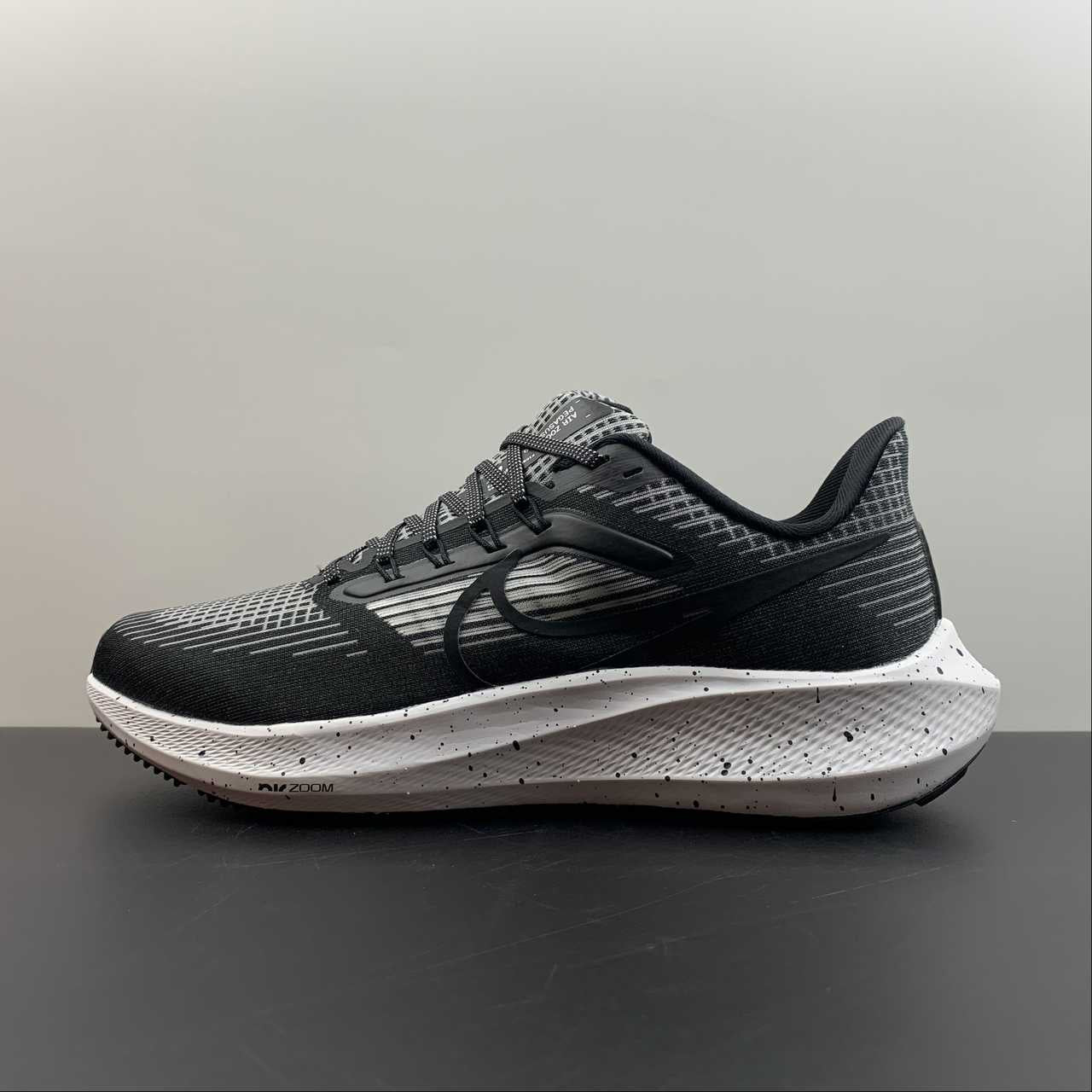 Nike Air Zoom Pegasus 39 - Preto/Cinza