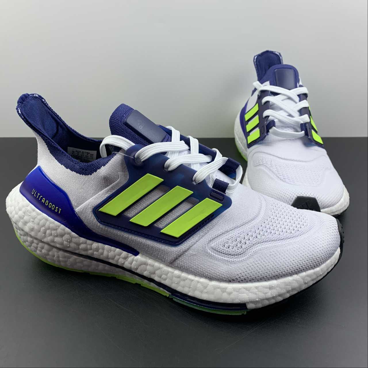 Adidas Ultraboost 22 - Azul/Verde